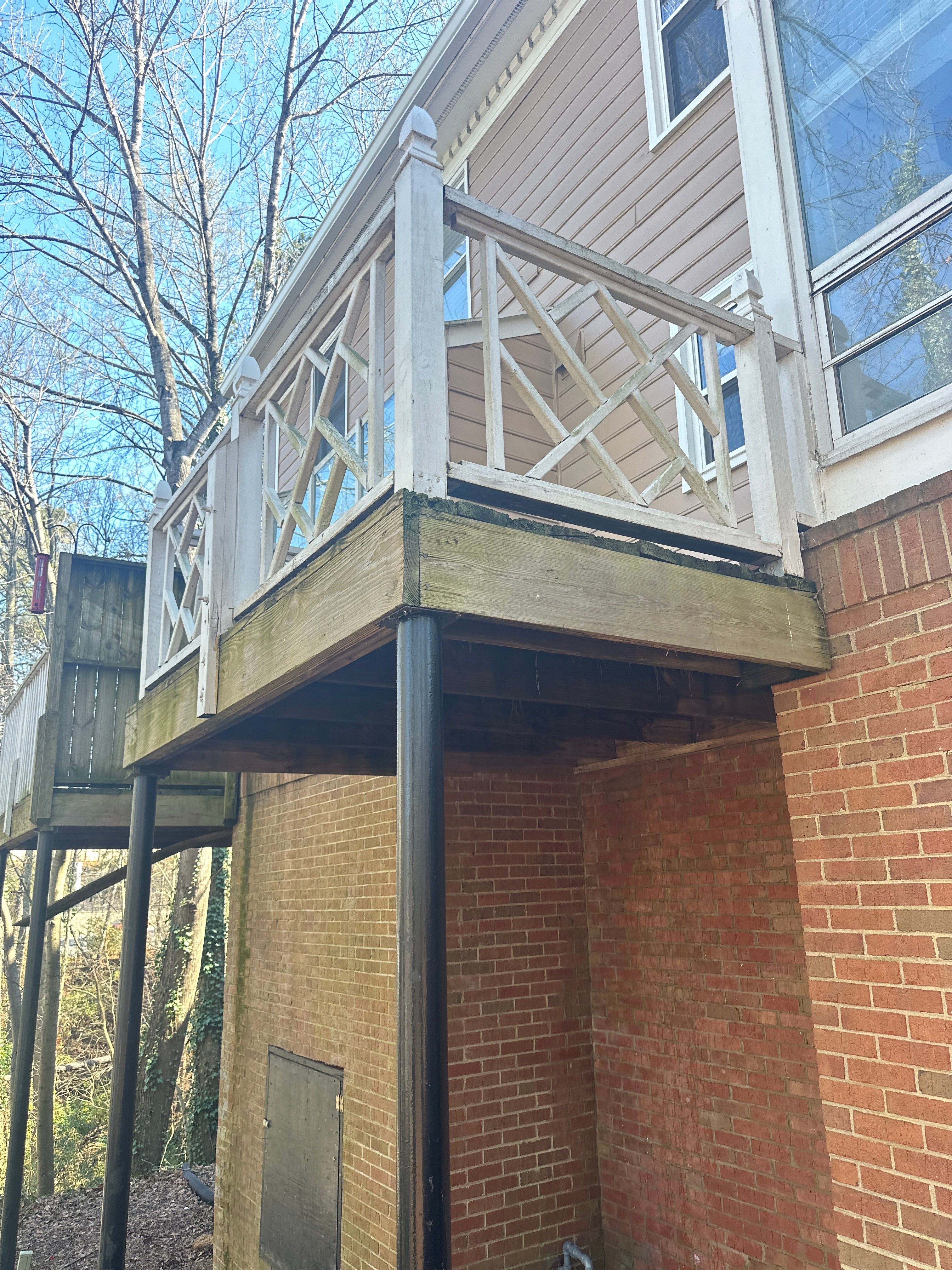 Atlanta, GA Deck Rebuild using Deckorators Venture Series Decking and Trex Railing by Nelson Exteriors 