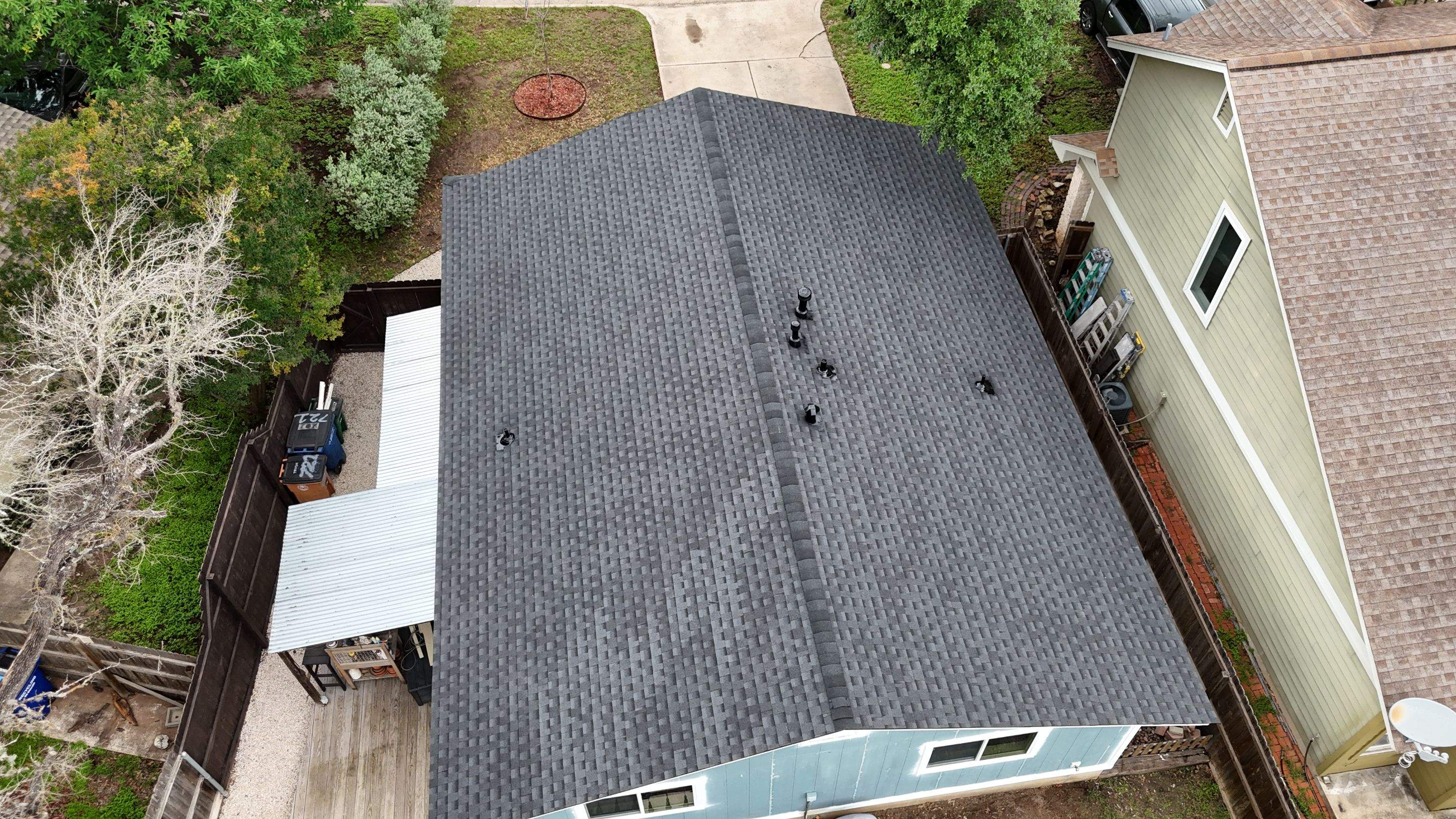 Charcoal - GAF Timberline HDZ by RoofsOnly.com
