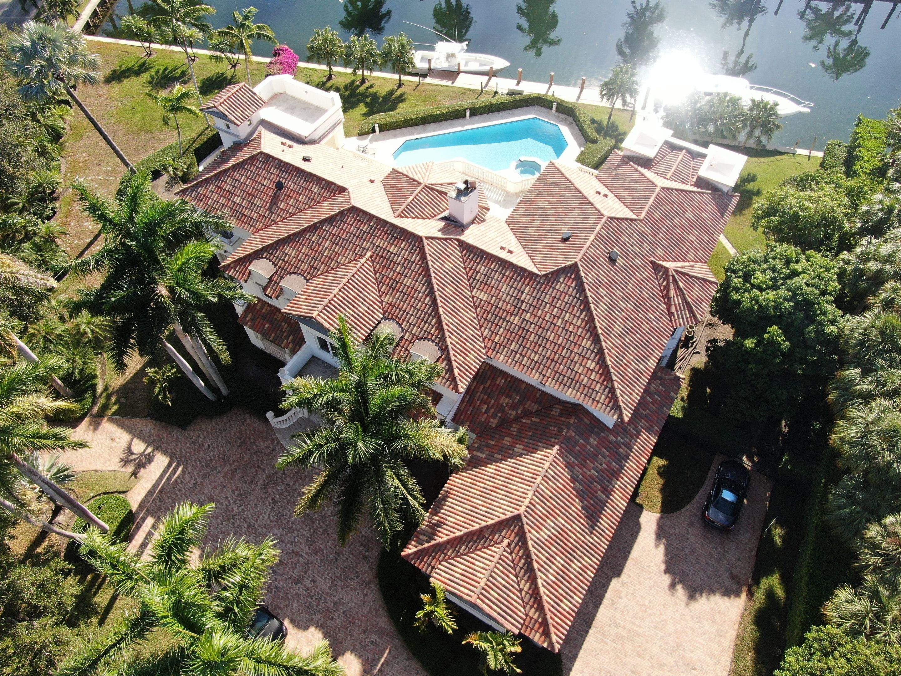 Verea - Spanish S - Jacobea by Istueta Roofing