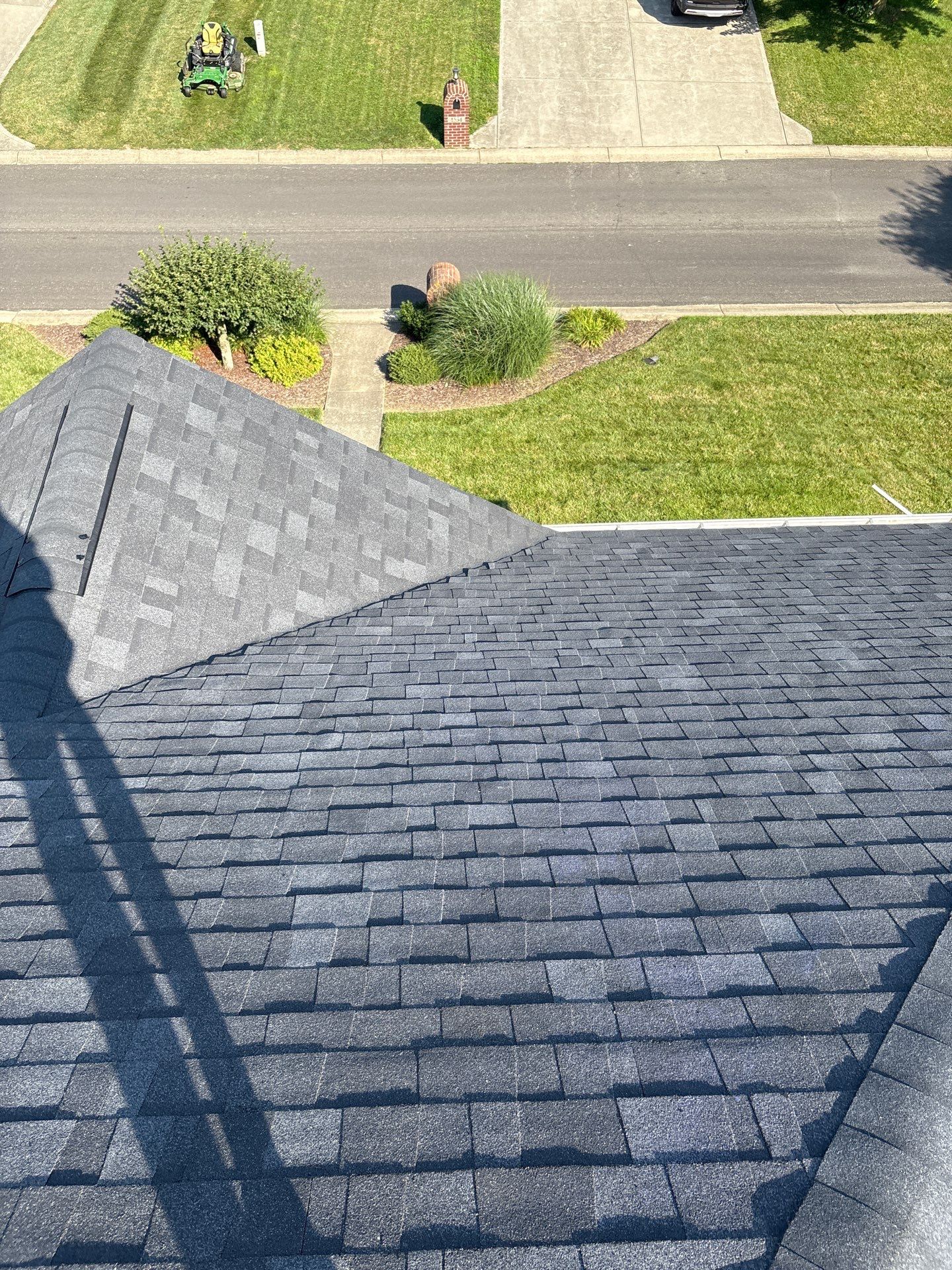 Owens Corning Oakridge - Onyx Black by Hoel Roofing & Remodeling