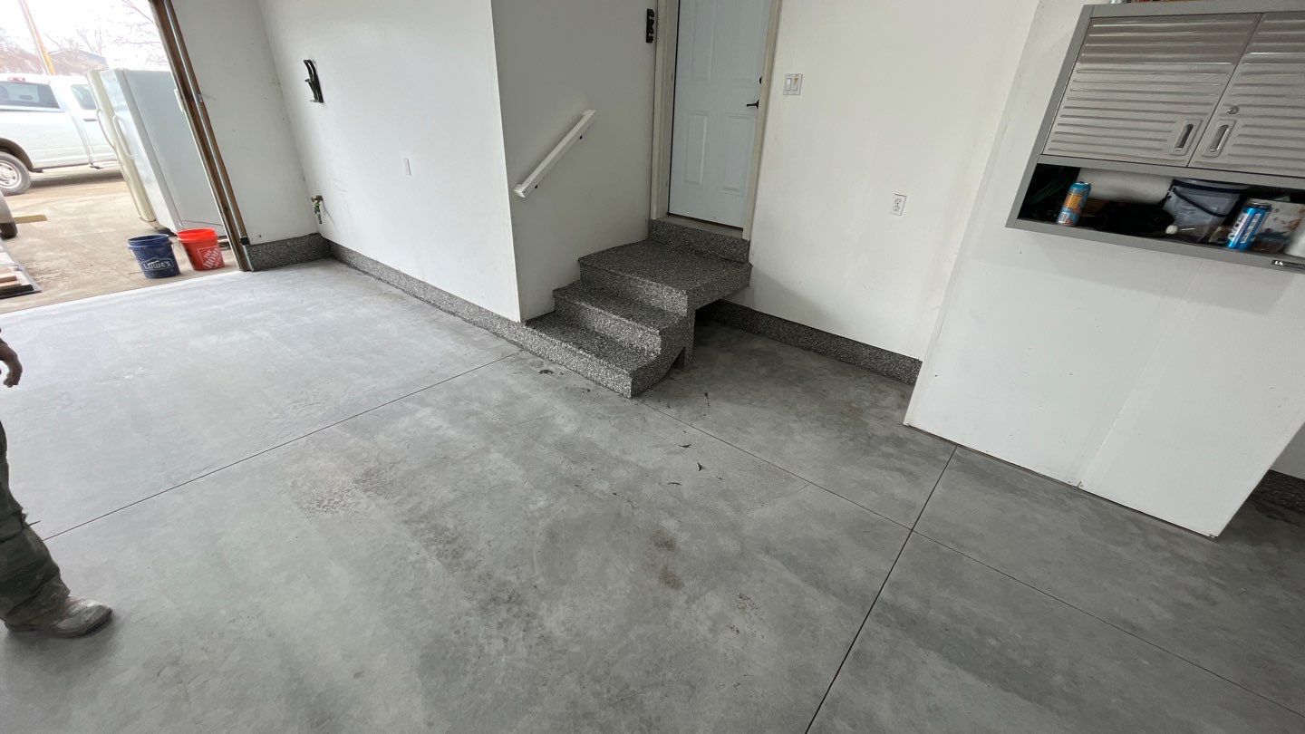 Garage using Silver Creek by Select Painting, Coatings & Garage Cabinets