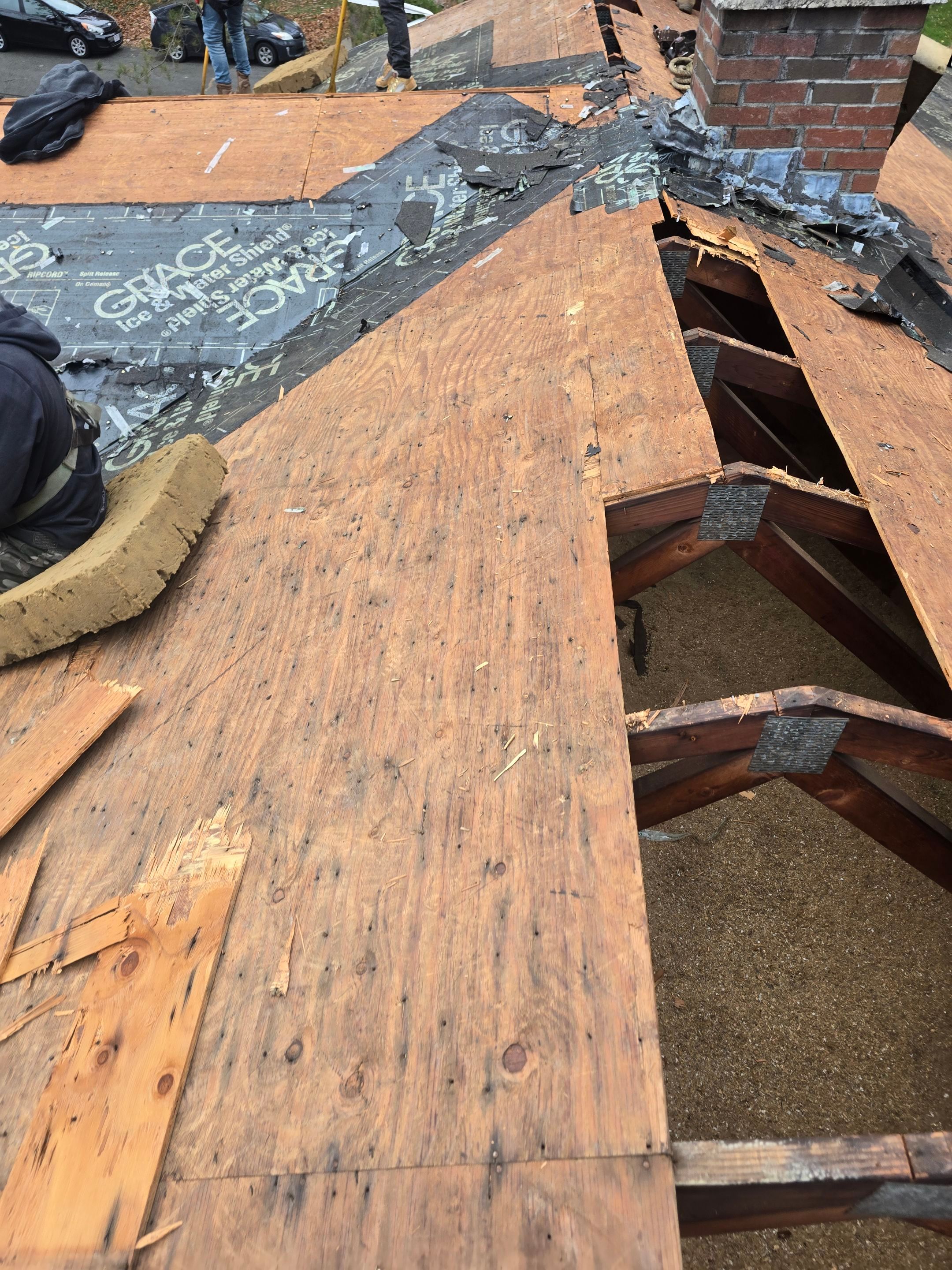 Chelmsford Complete Roof Replacement in Onyx Black with Balanced Ventilation by Mighty Dog Roofing of Greater Middlesex County