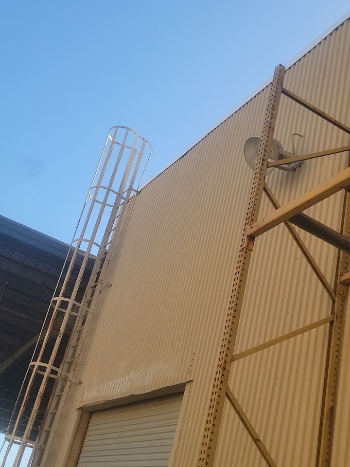 TPO single-ply roofing system using GAF by Straight Edge Roofing Inc