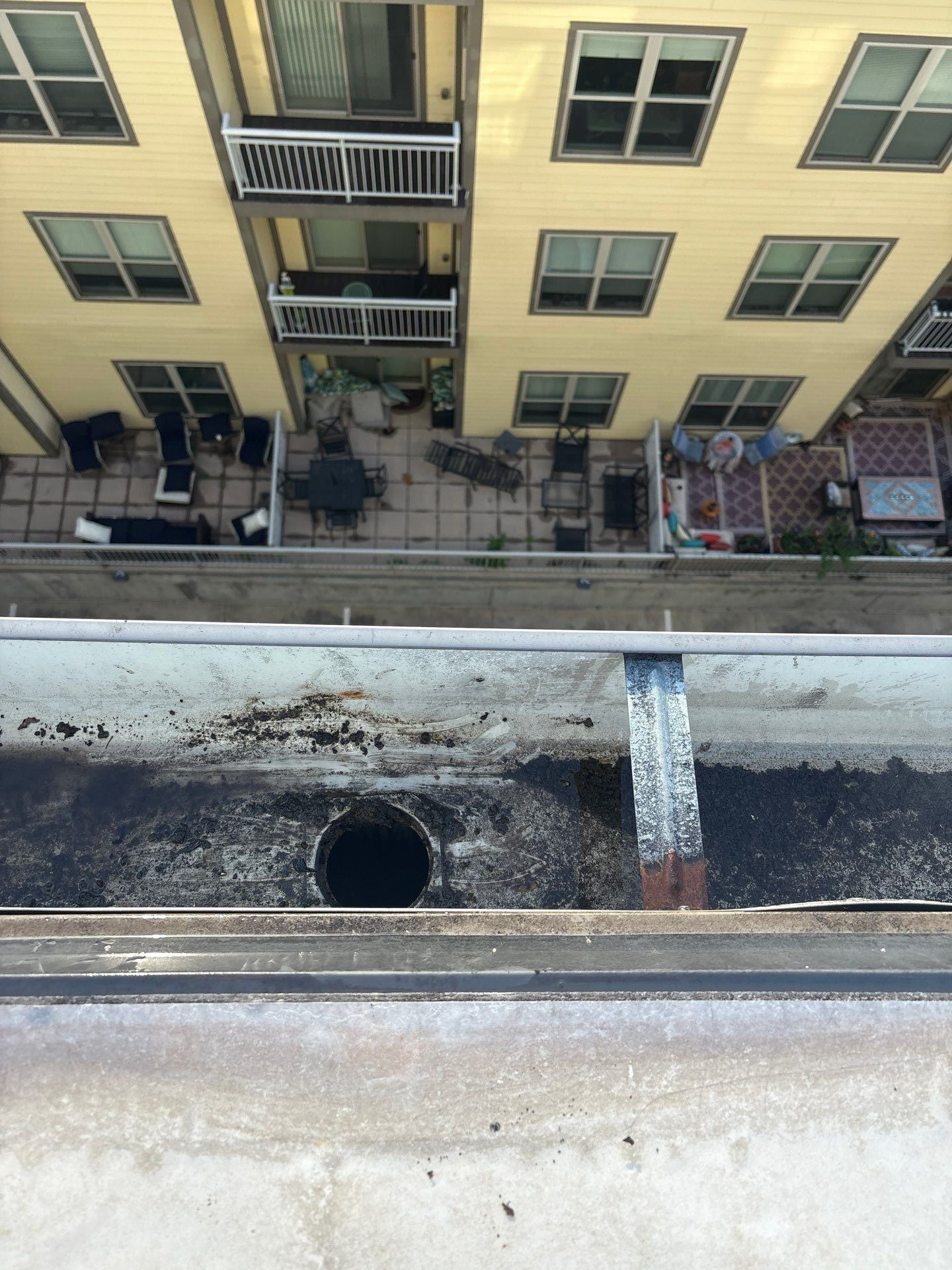 HOA gutter cleaning after photo.