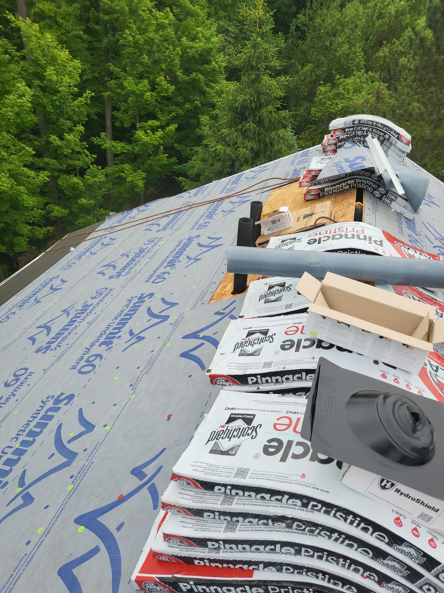 Atlas Pinnacle, Color, Black Shadow, Drip Edge, Color, White by Eagle Eye Roofing