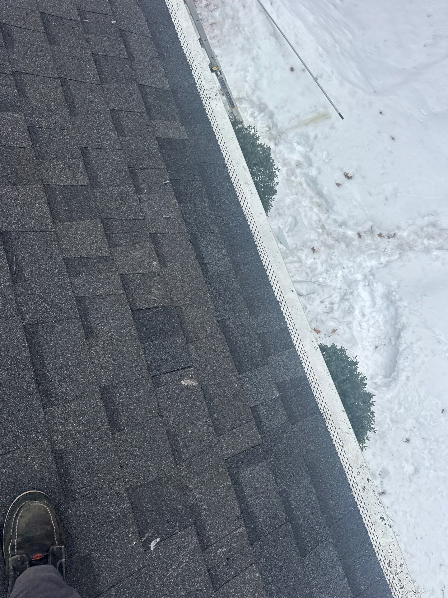 Ice Dam Removal & Snow Removal in Billerica, MA  by Mighty Dog Roofing of Greater Middlesex County