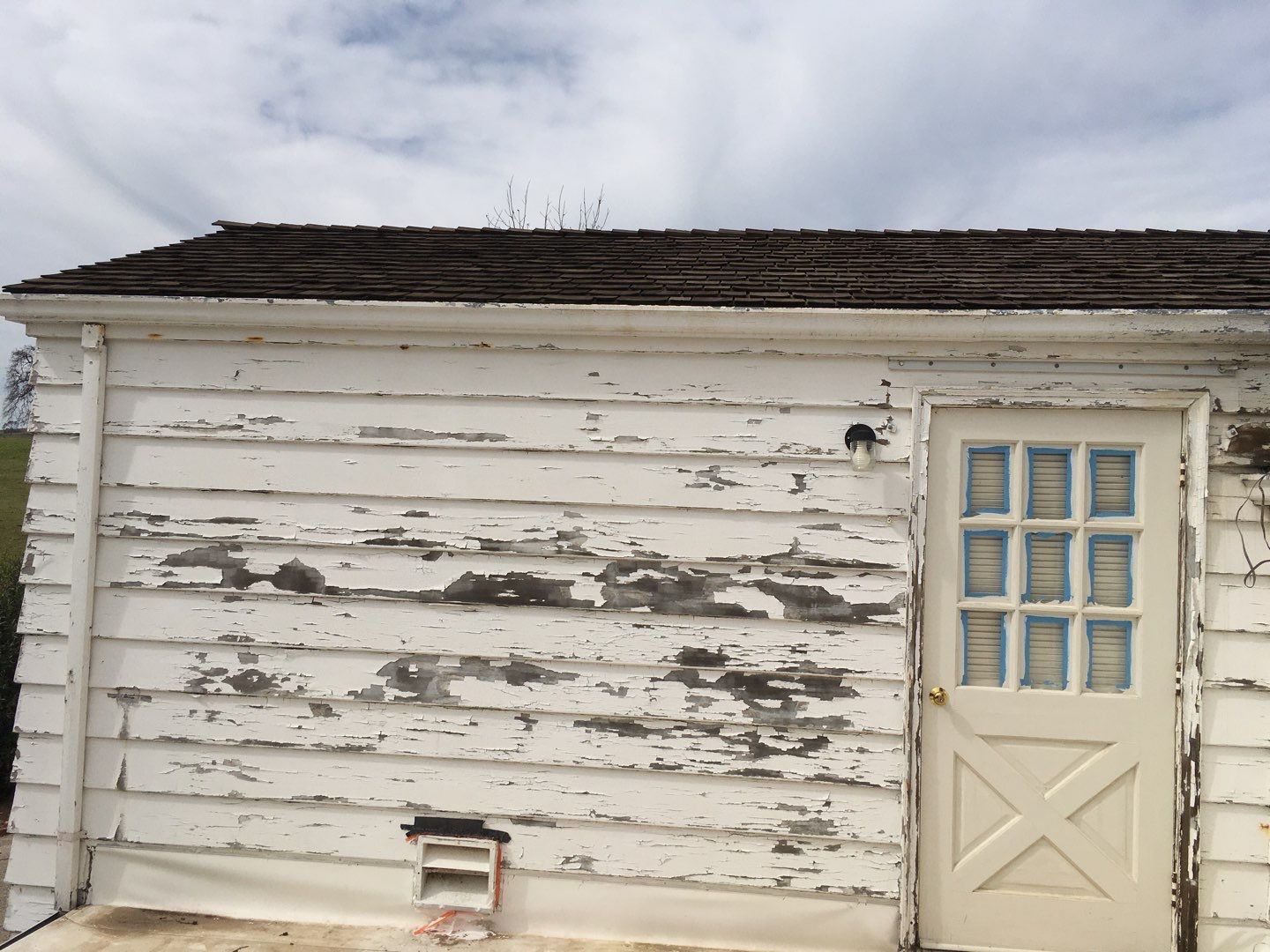 Residential Roofing Installation using Standing seam metal roofing system by Straight Edge Roofing Inc