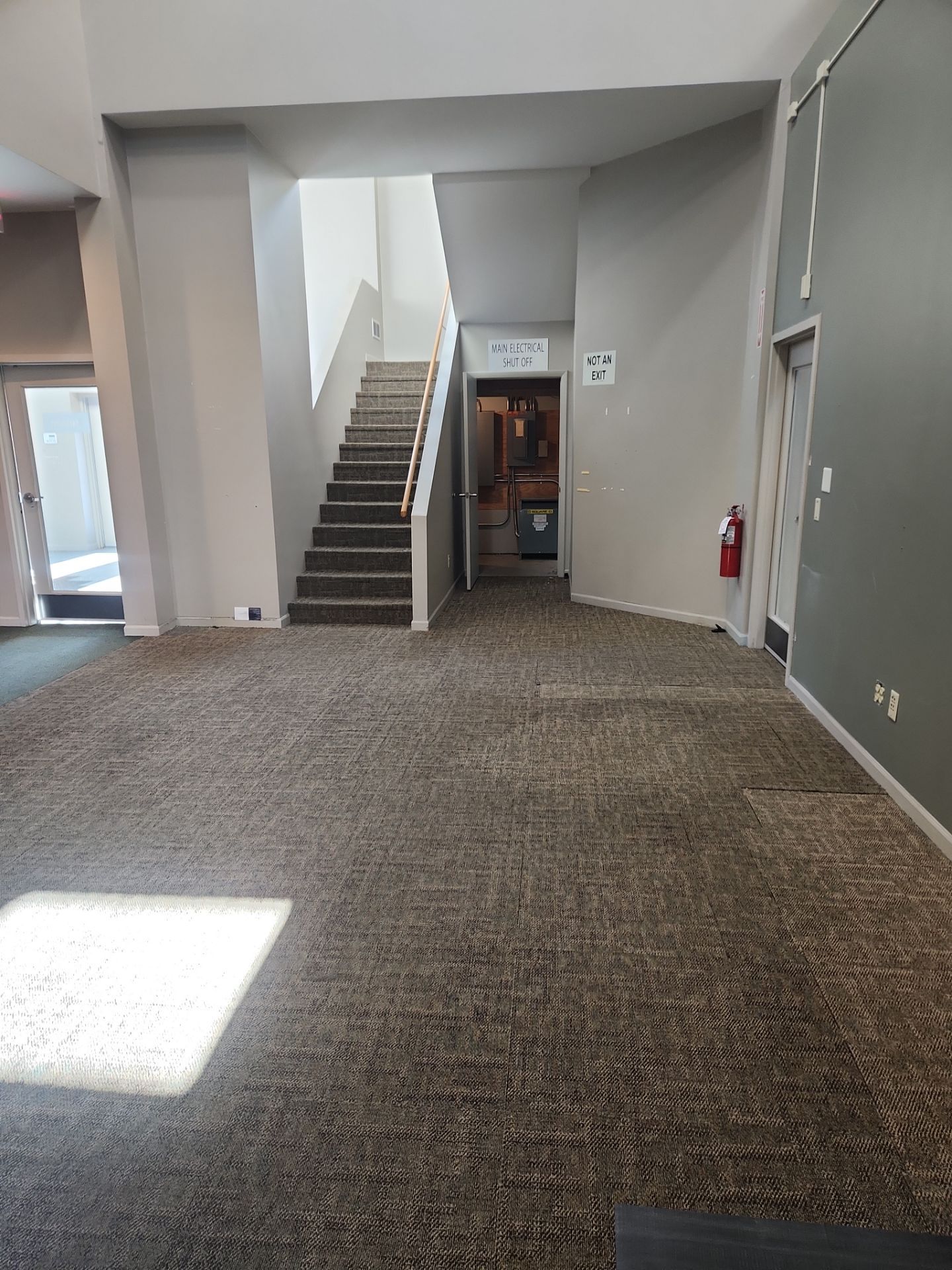 OFFICE CLEAN OUTS OF PEORIA, IL by Lance Property Preservation