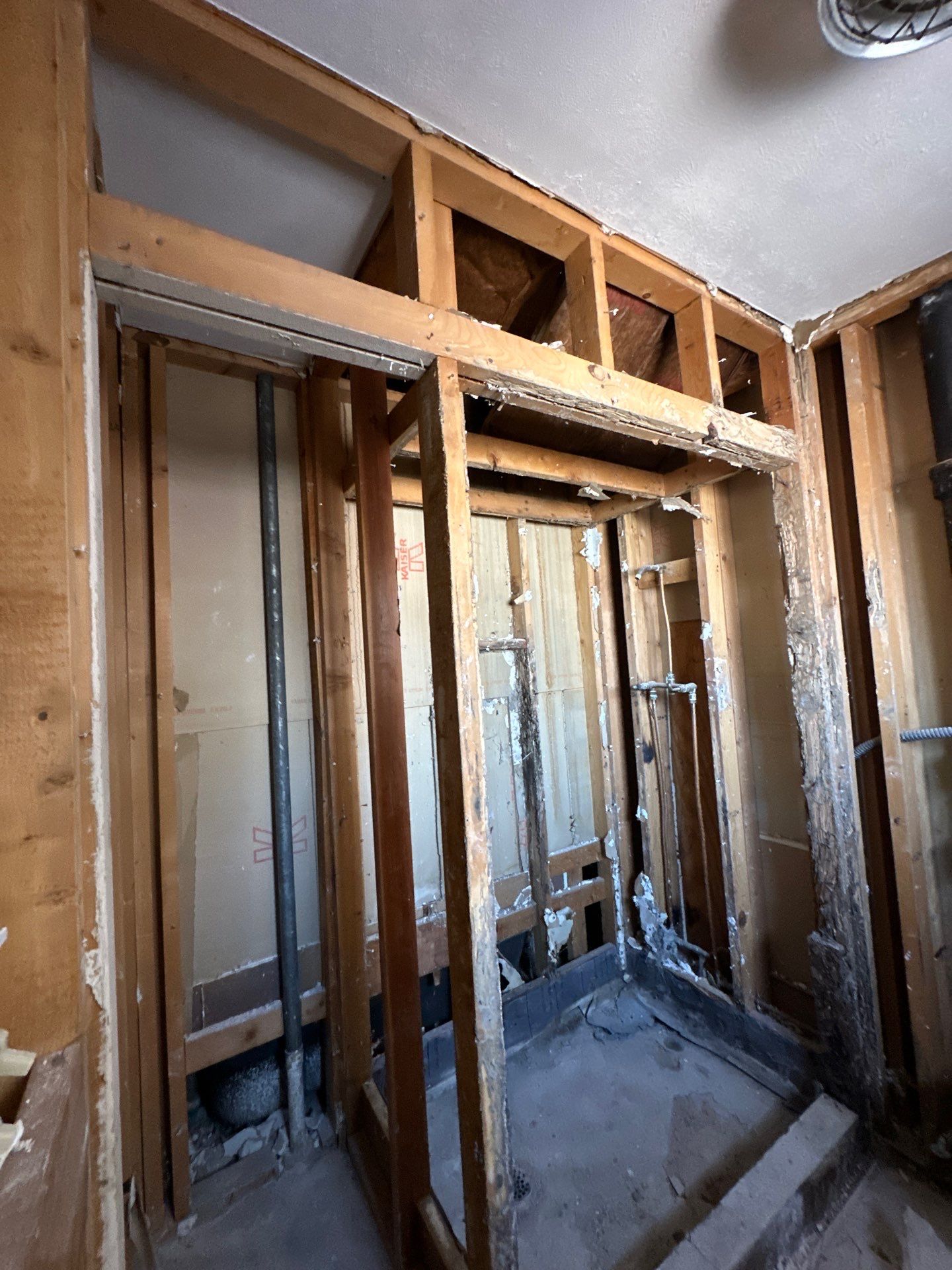 Bathroom remodel by Castro Brothers Solutions