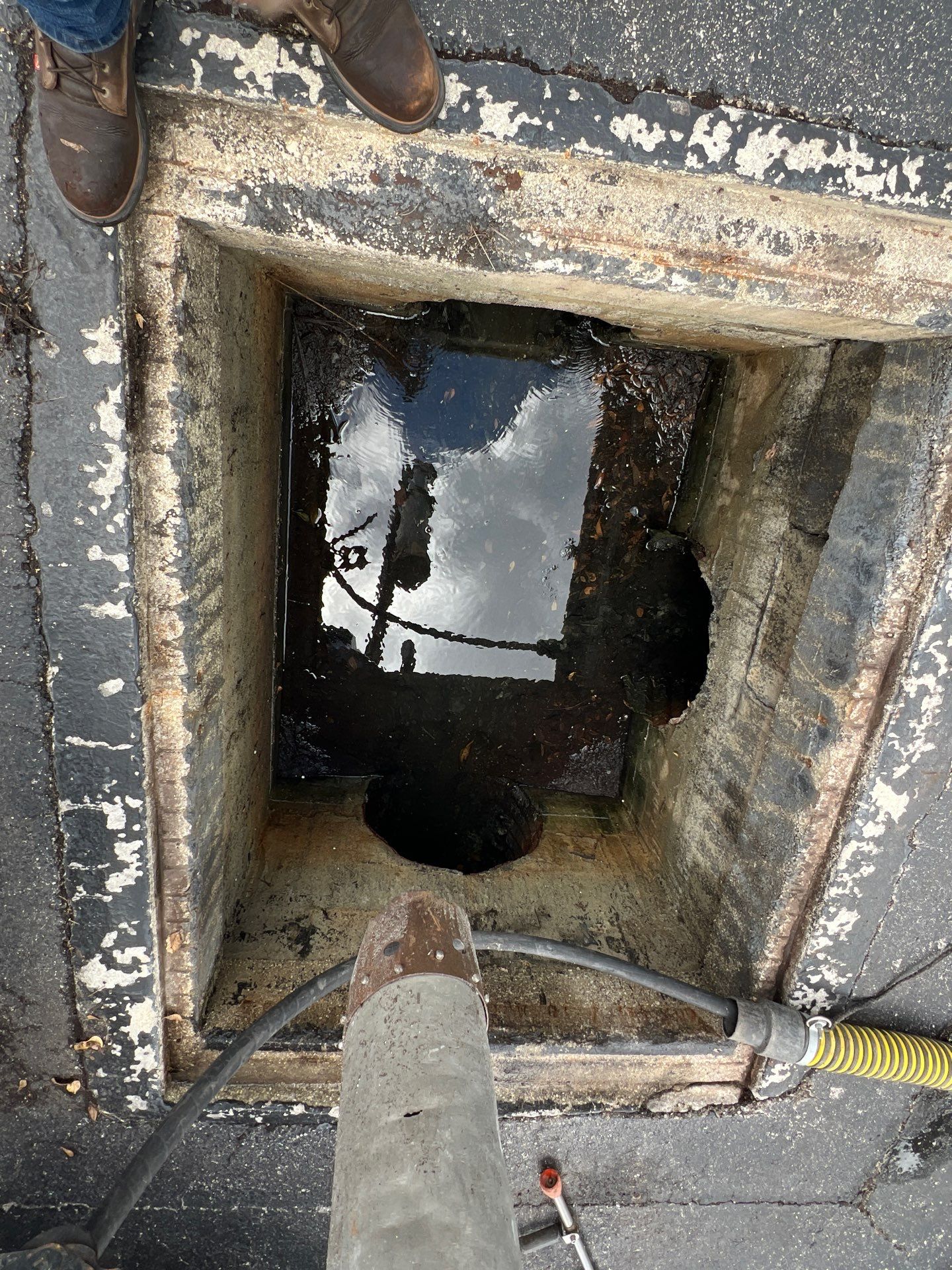 Marco Island Condo Stormwater System Maintenance and Standing Water Removal by APS Power & Water