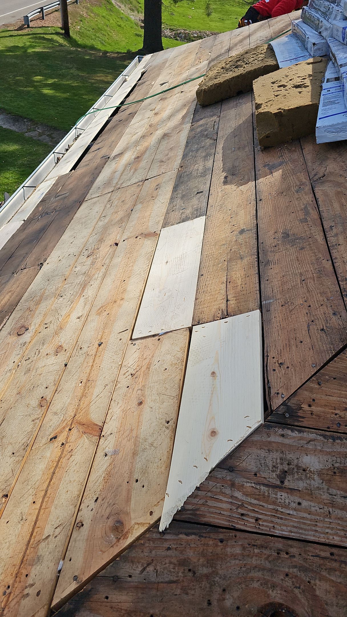 ATLAS PINNACLE COLOR: COASTAL GRANITE DRIP EDGE: BLACK by Eagle Eye Roofing