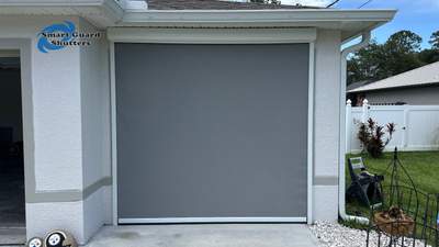 Retractable Bug Screen in Grey
