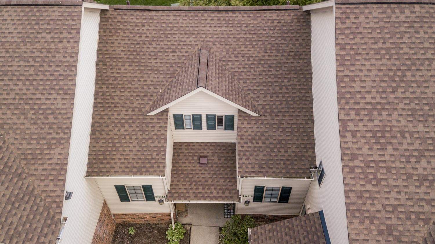 Large Scale RooF Replacement - Condo Association by Bloomfield Construction & Restoration