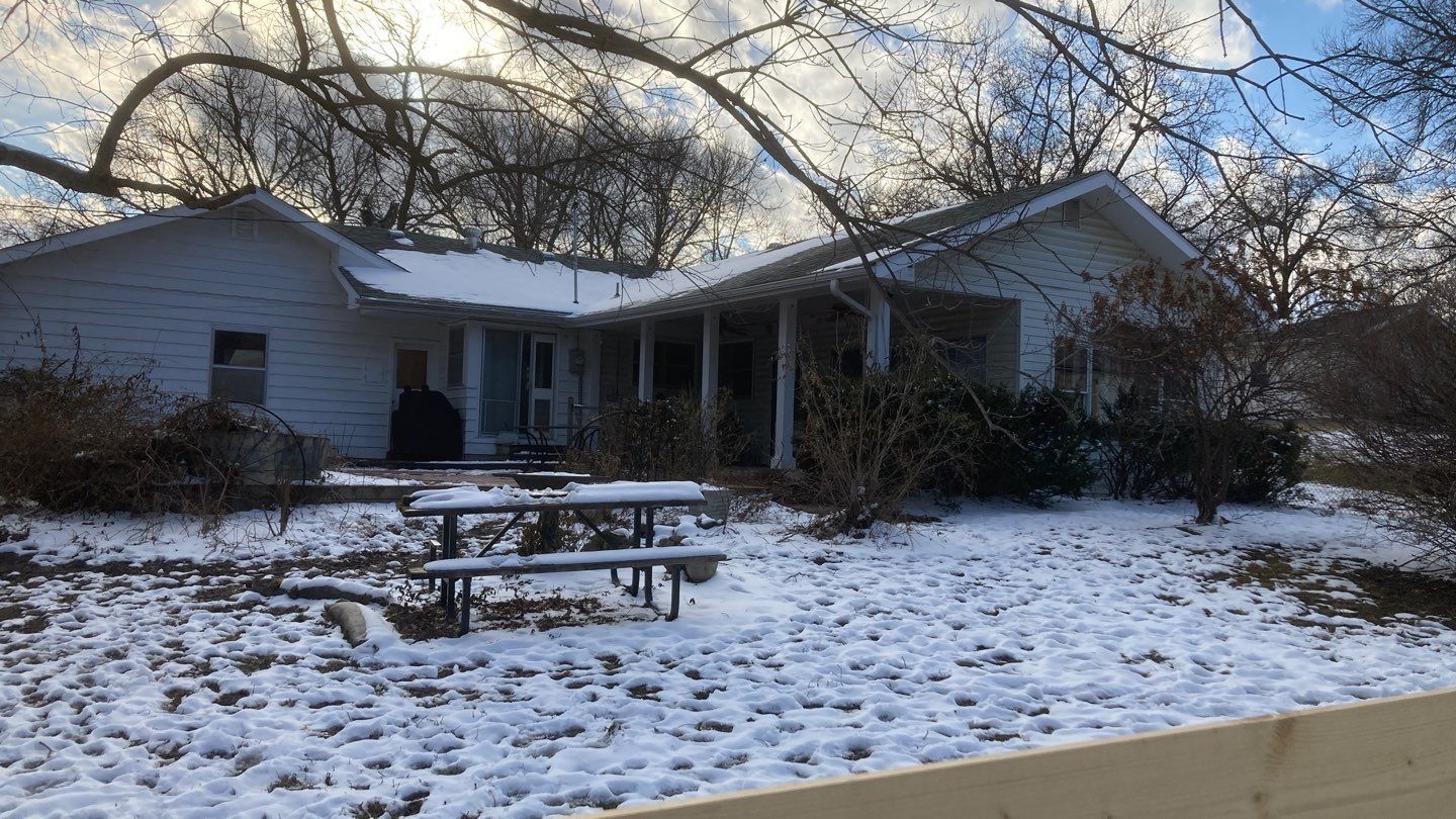 Window Installation using Heartland Elite by EEC  Windows, Siding & Roofing 