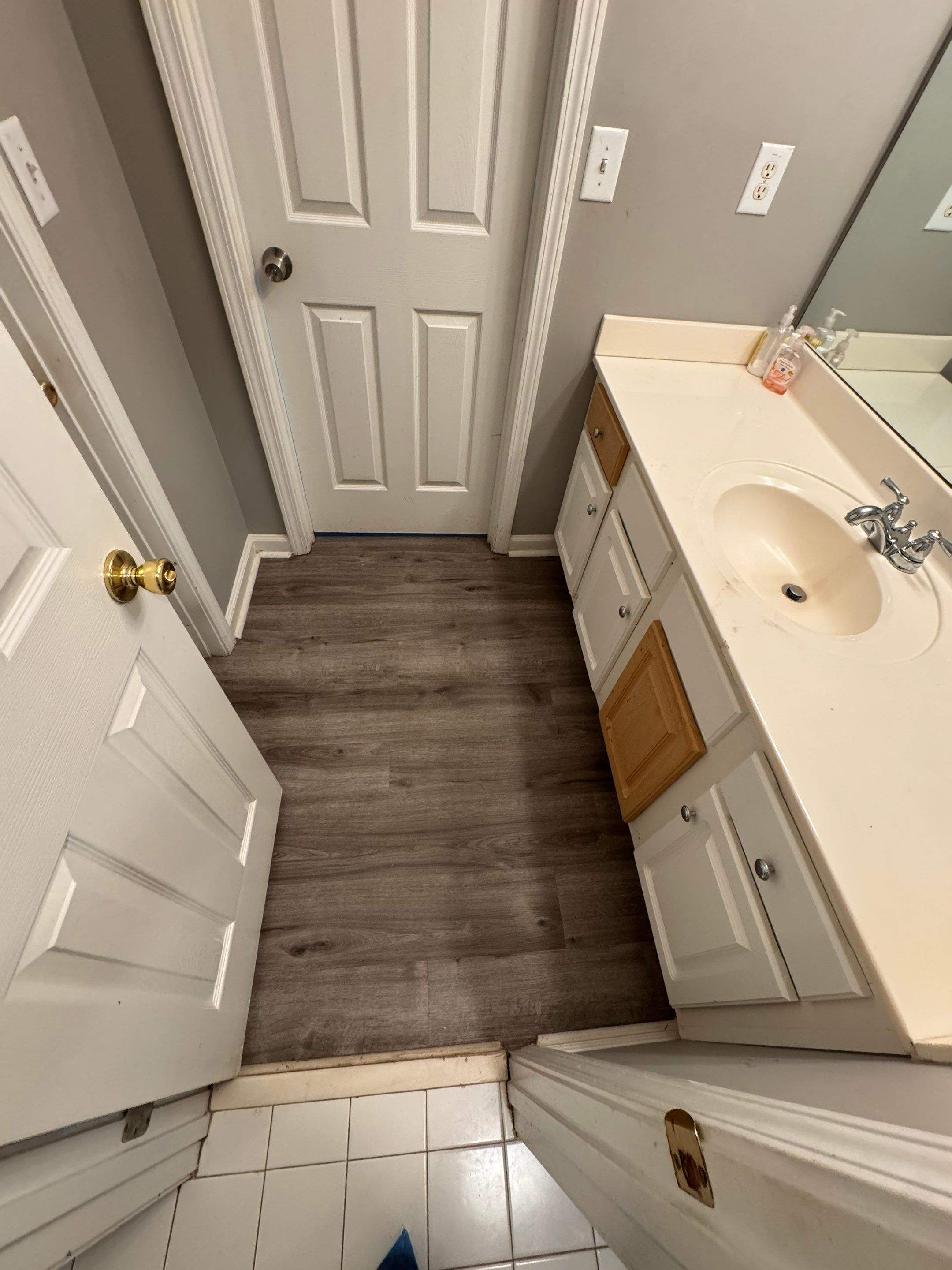 Jack and Jill bathroom renovation by Prudencio