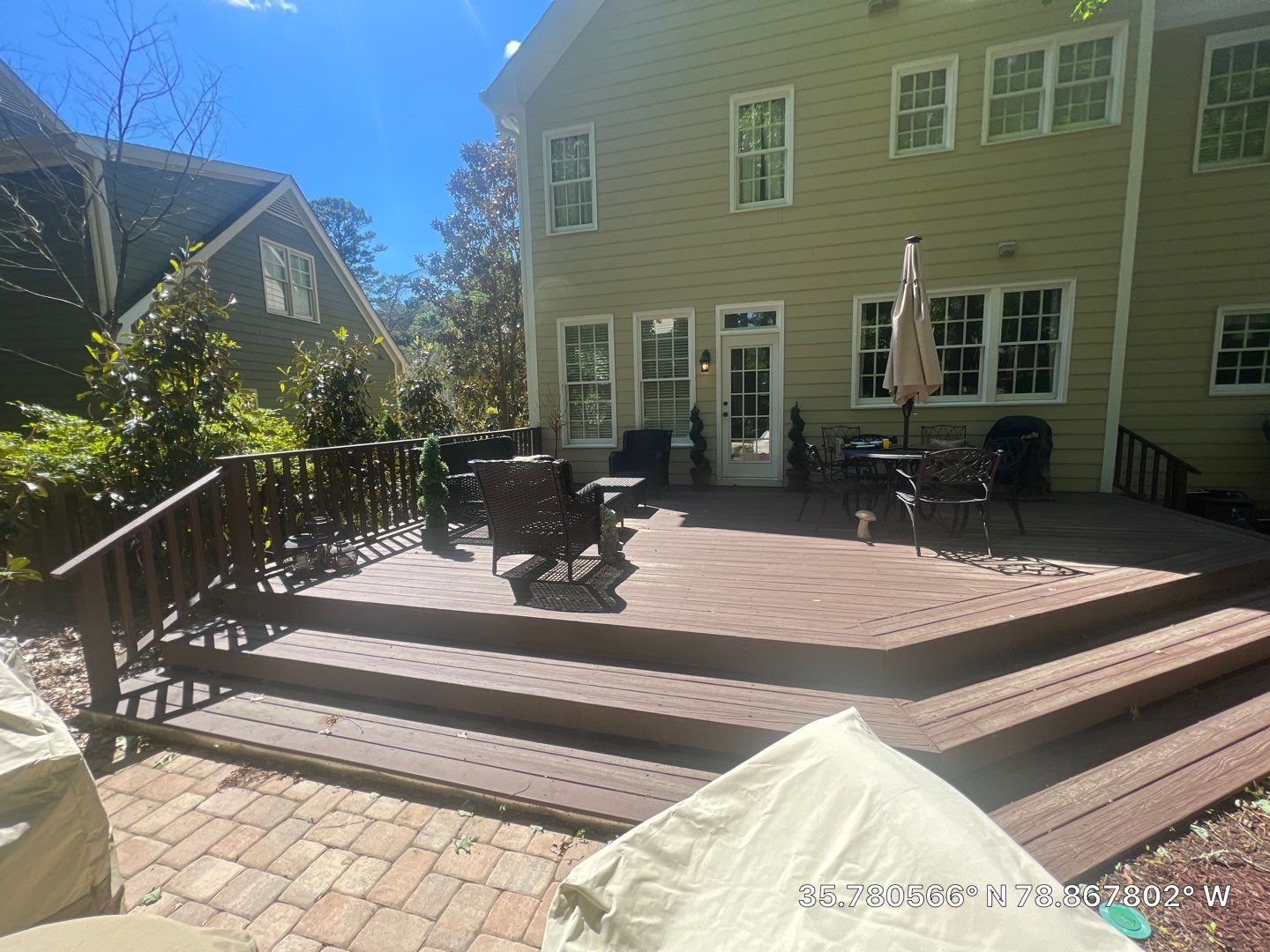 Coated Deck using AcryFin by DuraSeal