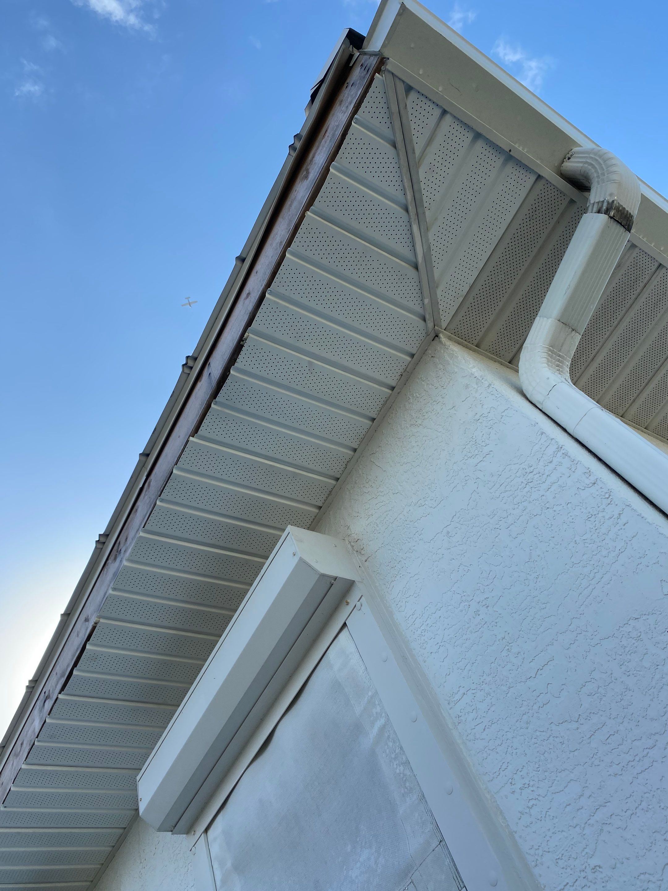 Seamless Gutter Installation for Beach Homes in Sarasota FL by Gutter Professors