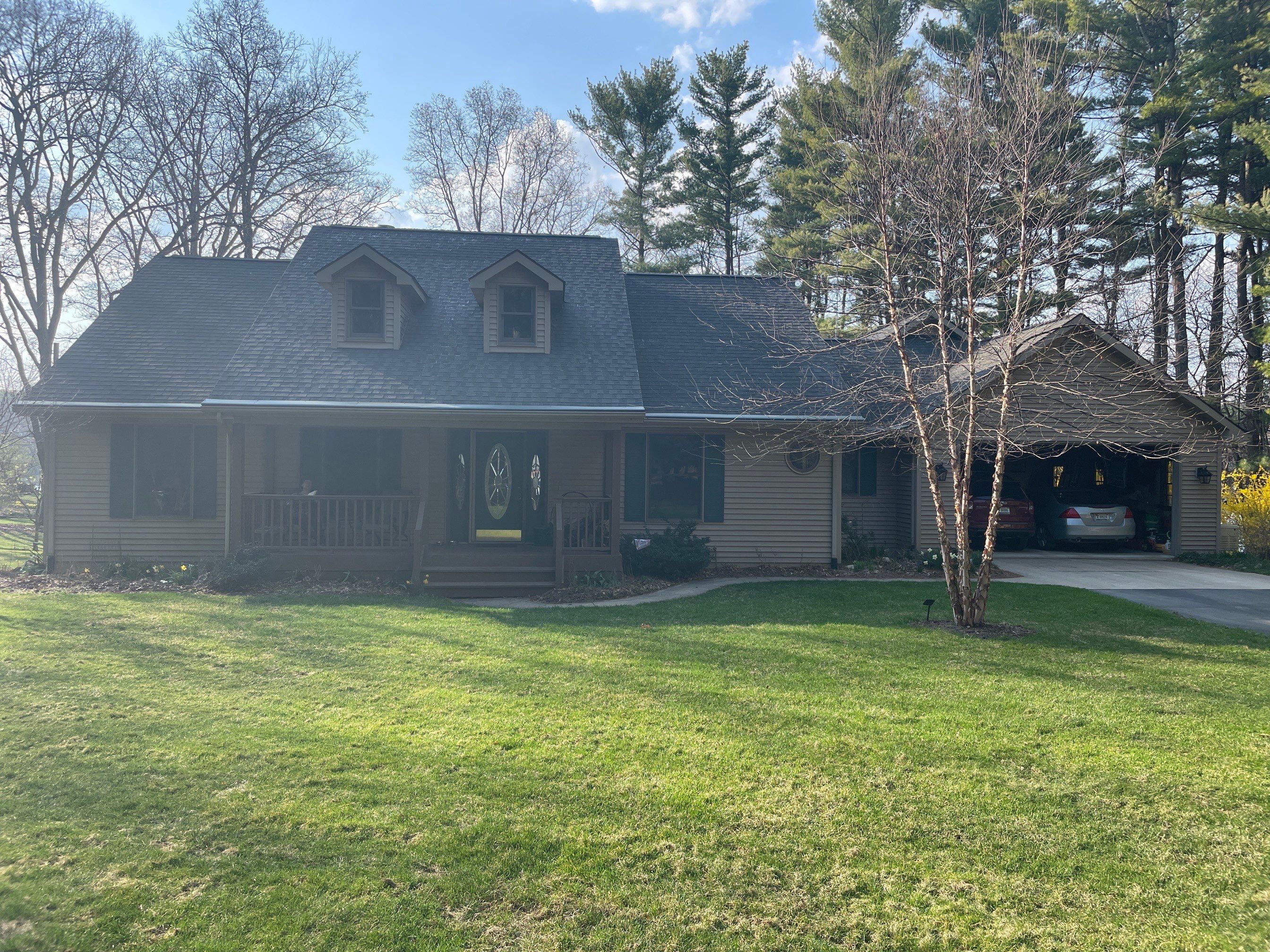 Residential Roofing Installation using Vic West Cedar Creek Shake by 4Ever Metal Roofing