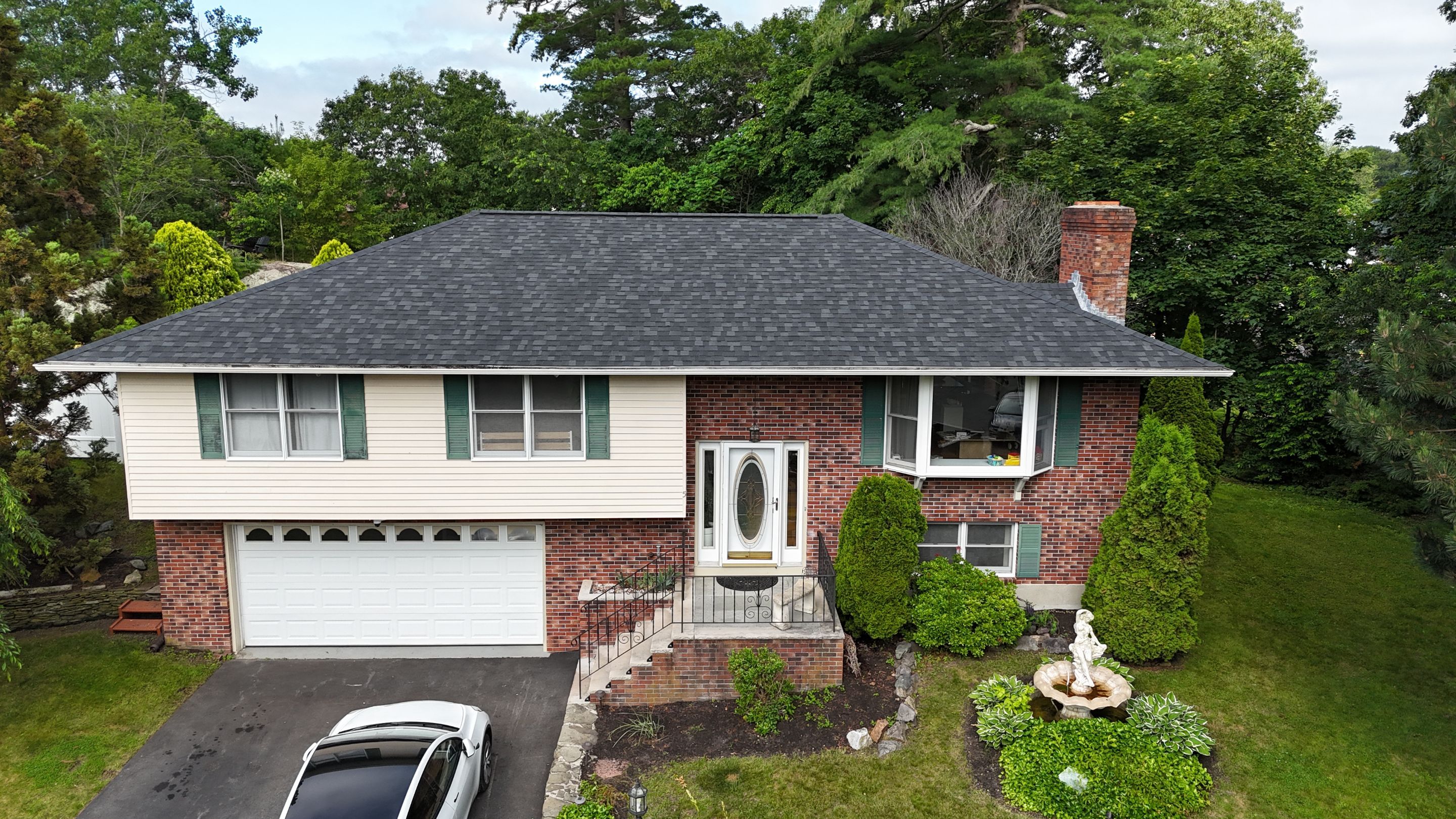 Full Roof Replacement in Saugus, MA – Owens Corning Duration, Onyx Black by JOHNNYS PRO