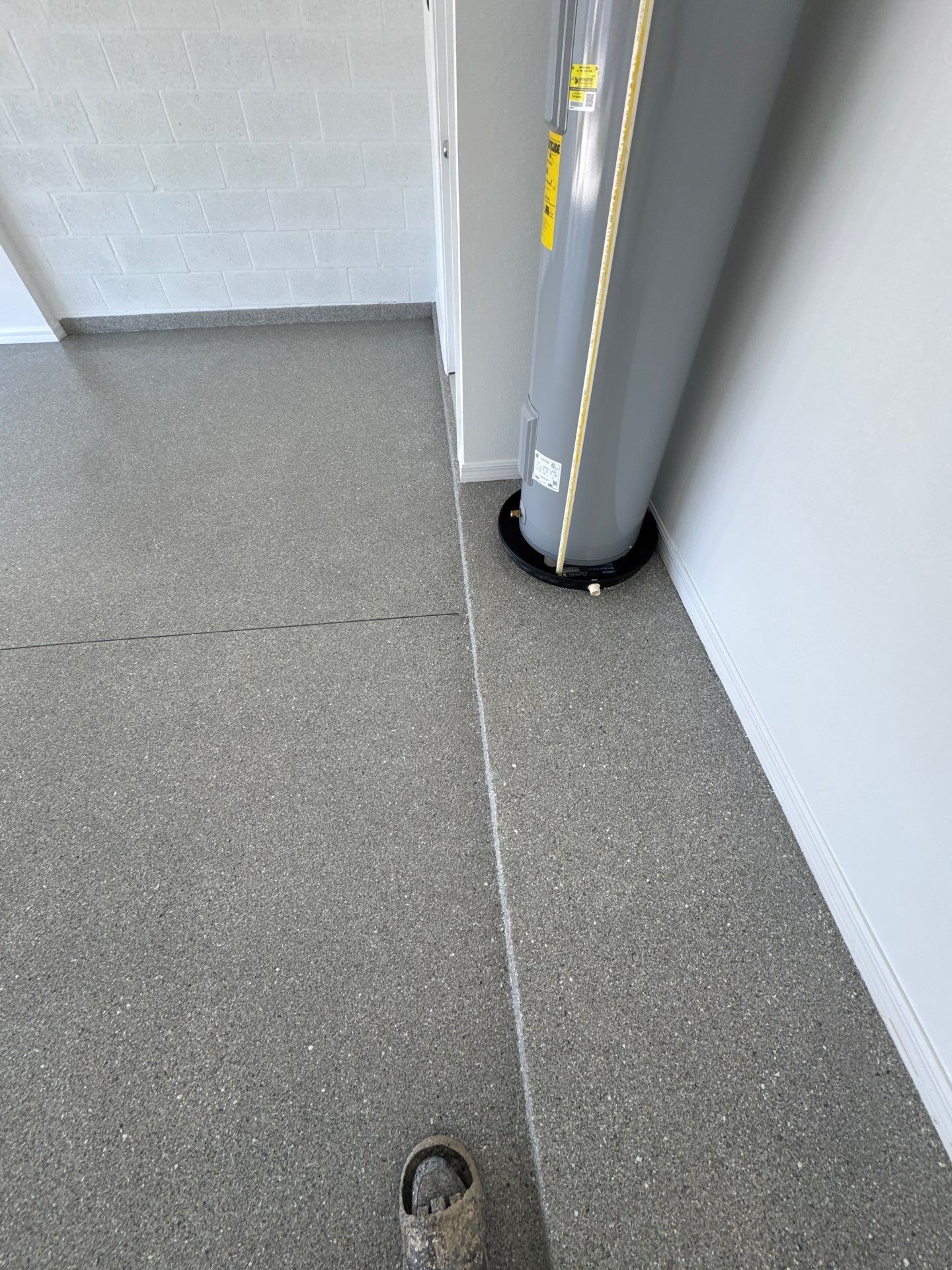 Artisanal Garage Finish: Multi-Toned 'Hybrid' Flake System by Performance Floors & Coating