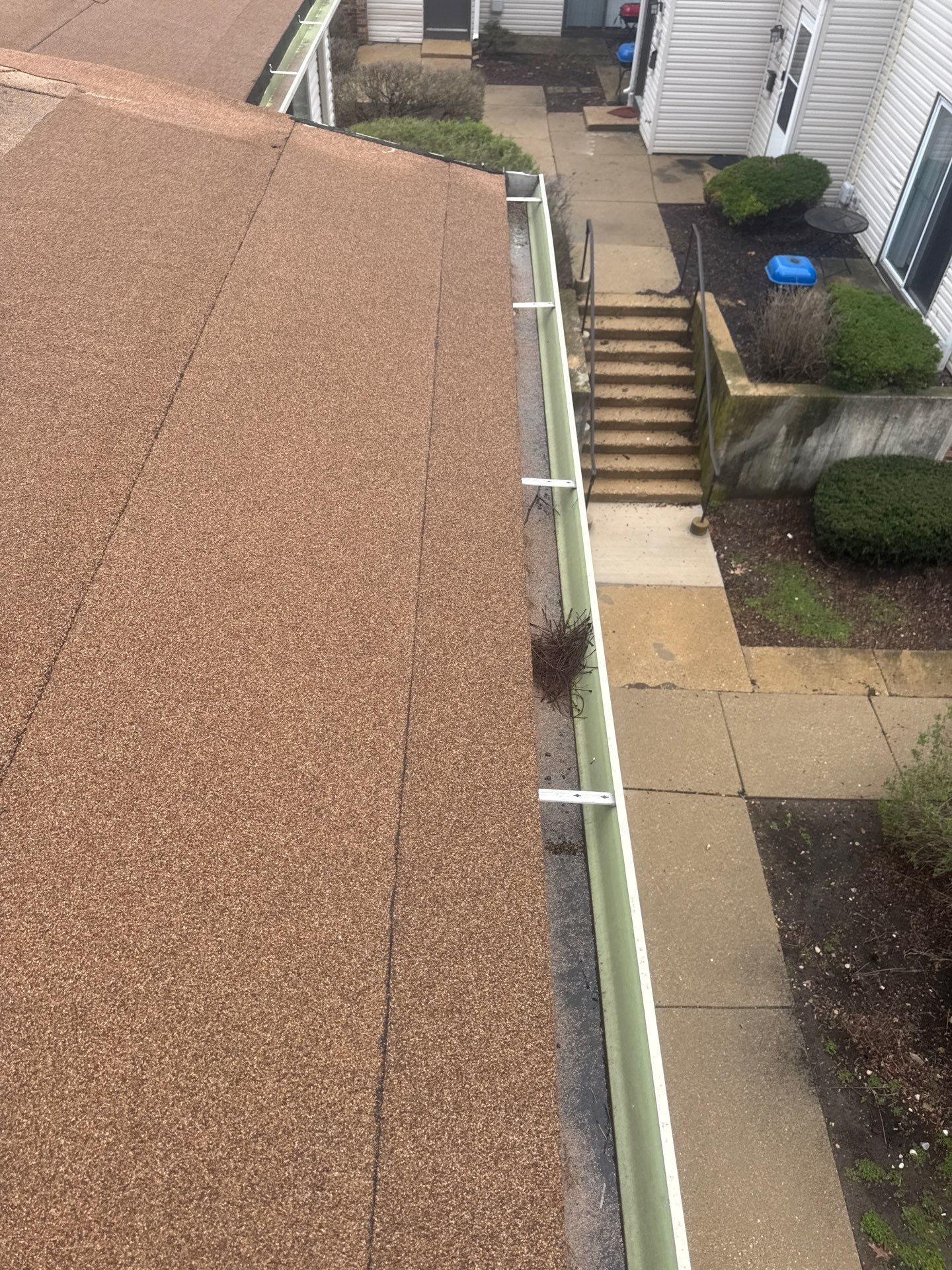 Commercial gutter cleaning Joliet, IL	 after photo with clean gutters
