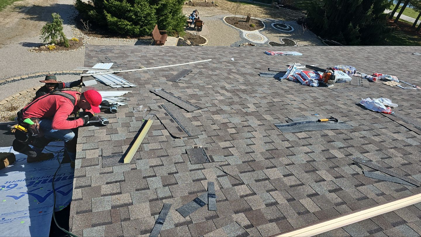 Atlas Pinnacle Color: Majestic Shake; Drip Edge Color: Royal Brown by Eagle Eye Roofing