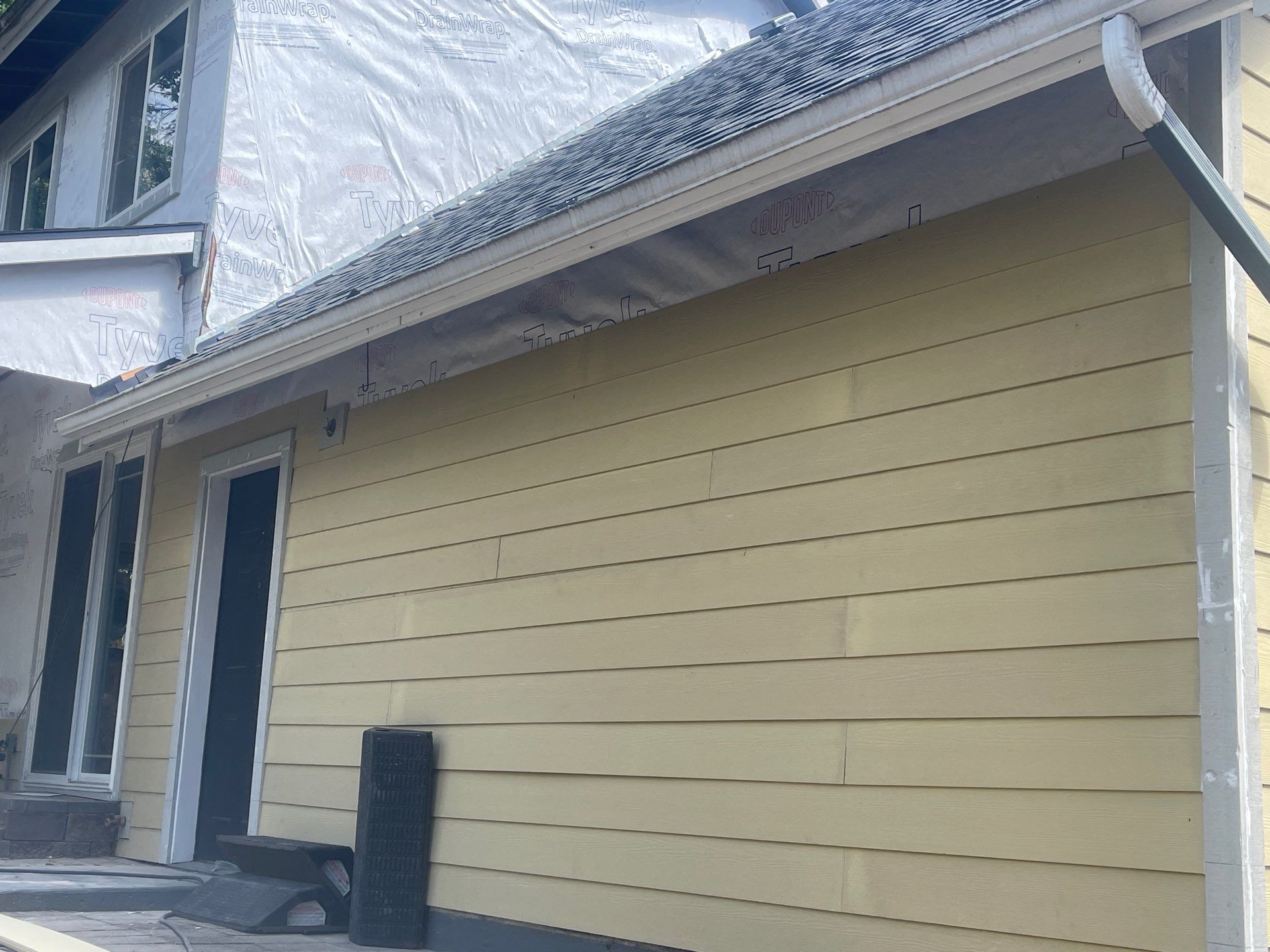 Siding Repair Project by BEST Roofing & Waterproofing