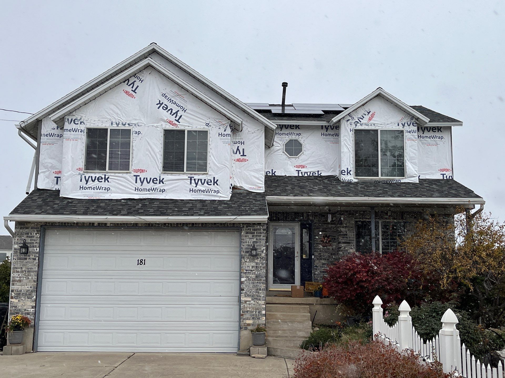 Kaysville | Bold Hardie Accent Upgrade | Evening Blue & Arctic White by Ideal Siding Utah