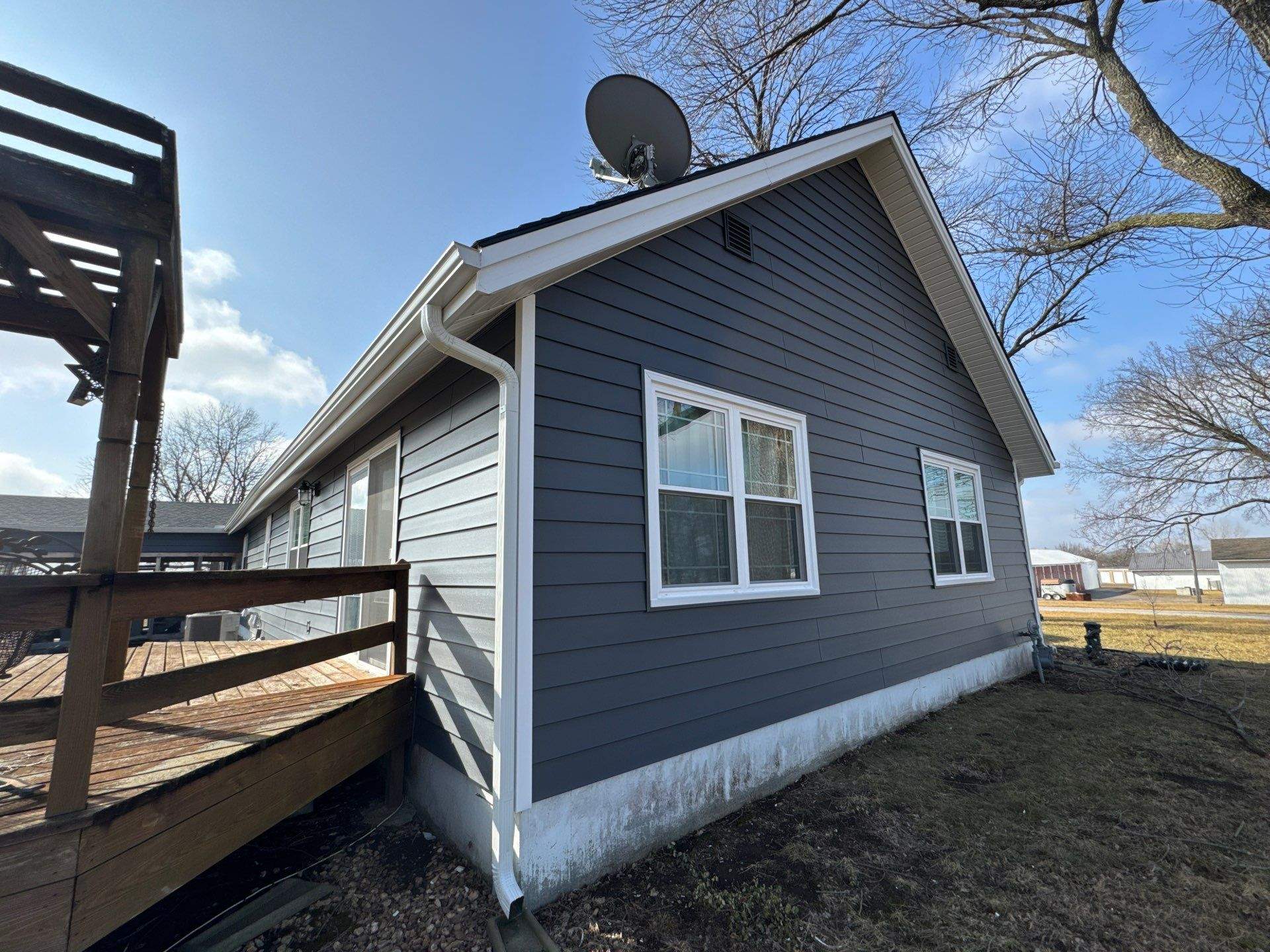 Siding Installation using Craneboard D7 by EEC Windows, Siding & Roofing