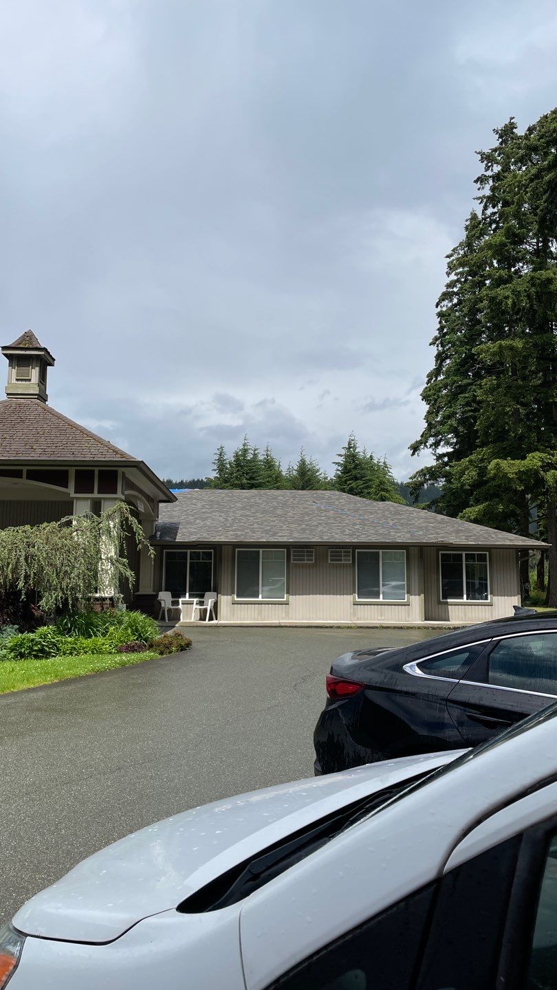 Residential ReRoofing Installation using OC Oakridge shingles by Top Notch Roofing Inc