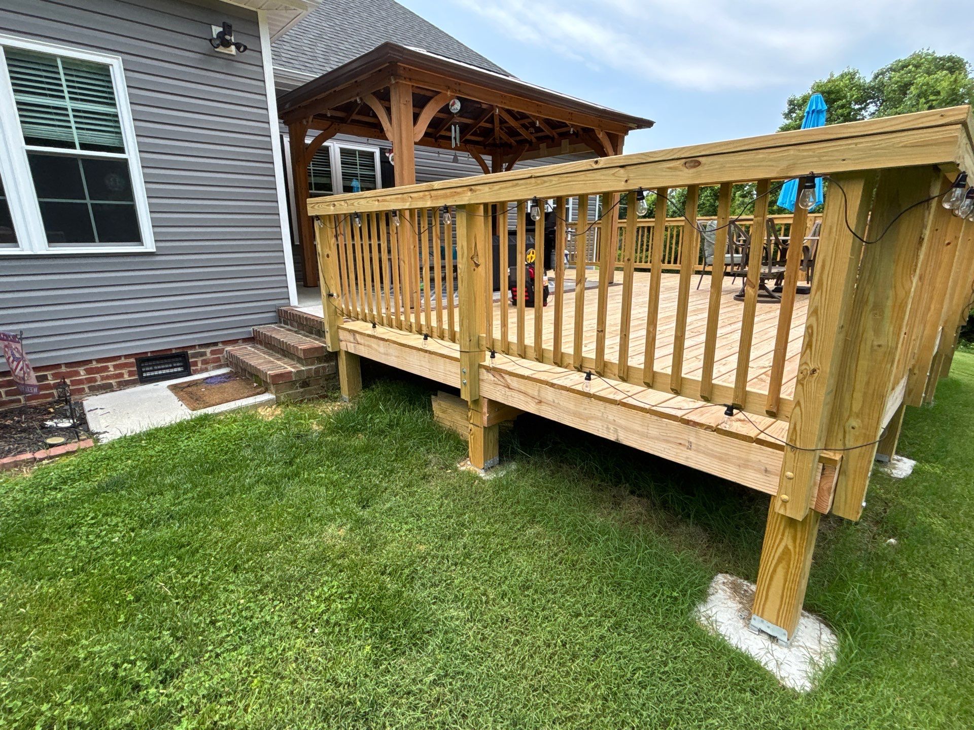 Wood Deck using Wood Sealant by DuraSeal