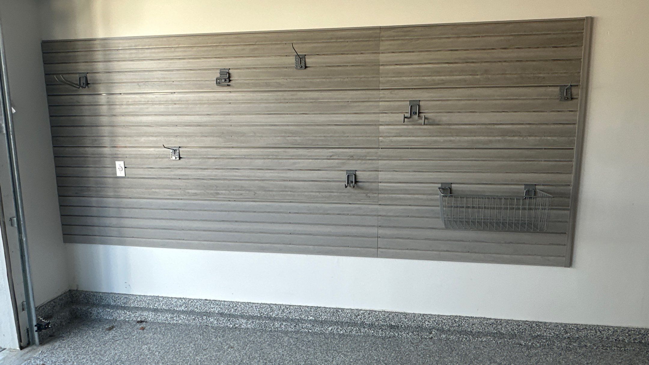 Stonhenge flake floors just look great. Wow!!! by Banner Garage