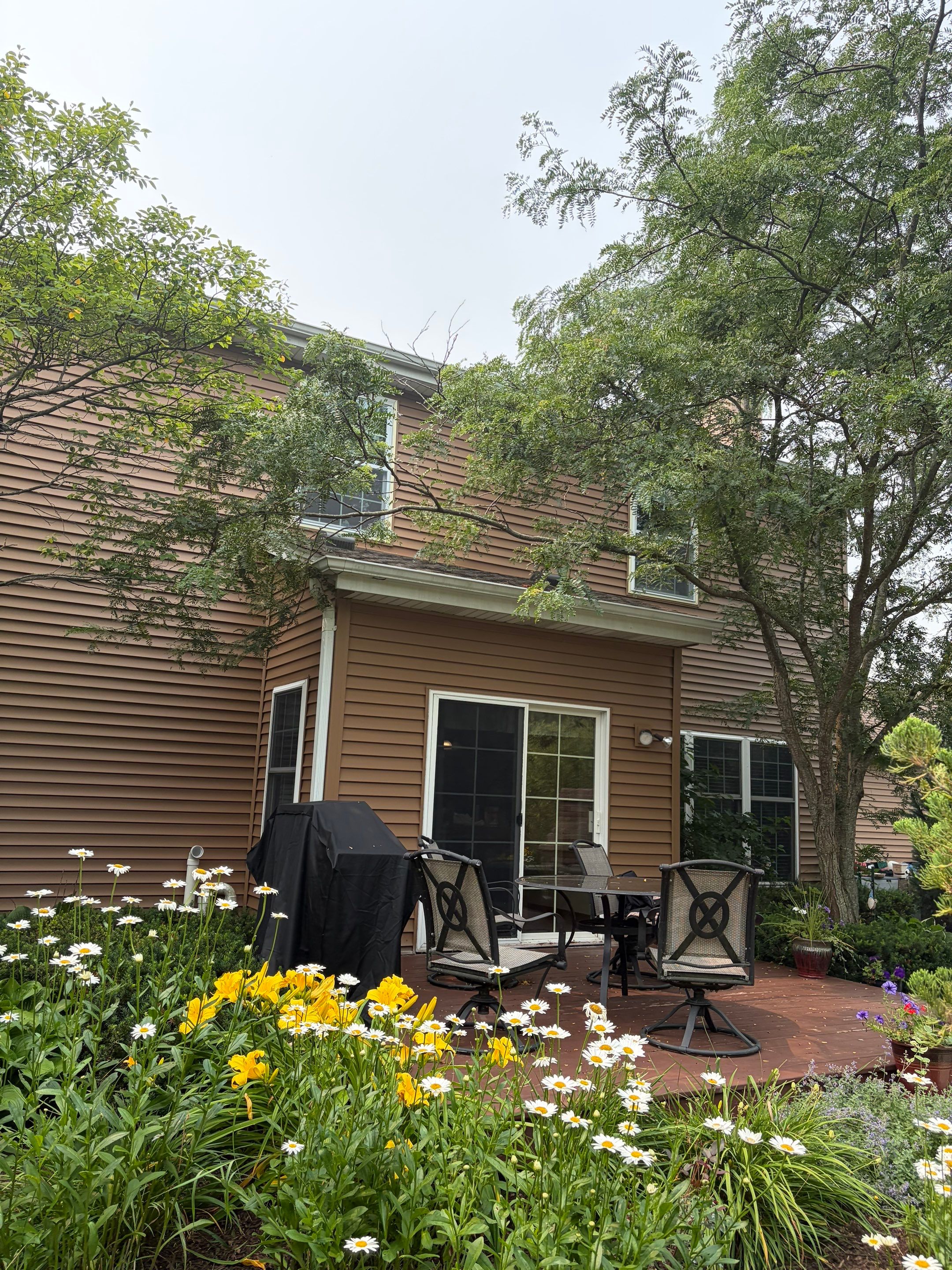 Vinyl Siding Replacement and Shutter Installation in Pleasant Prairie, WI by OCS Contracting Services