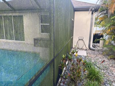 Pool Deck, Lanai & Pool Cage Cleaning in Oakleaf Hammock – Ellenton, FL 34222