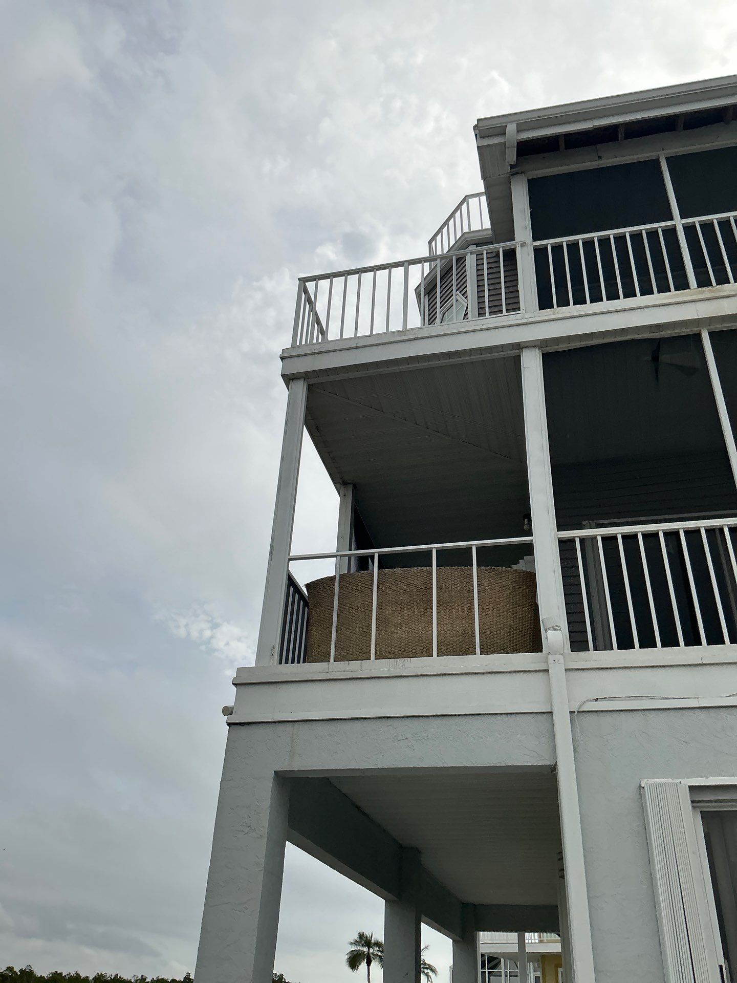 Assessment of the Condition of Gutters and Soffit and Fascia in Siesta Key FL by Gutter Professors