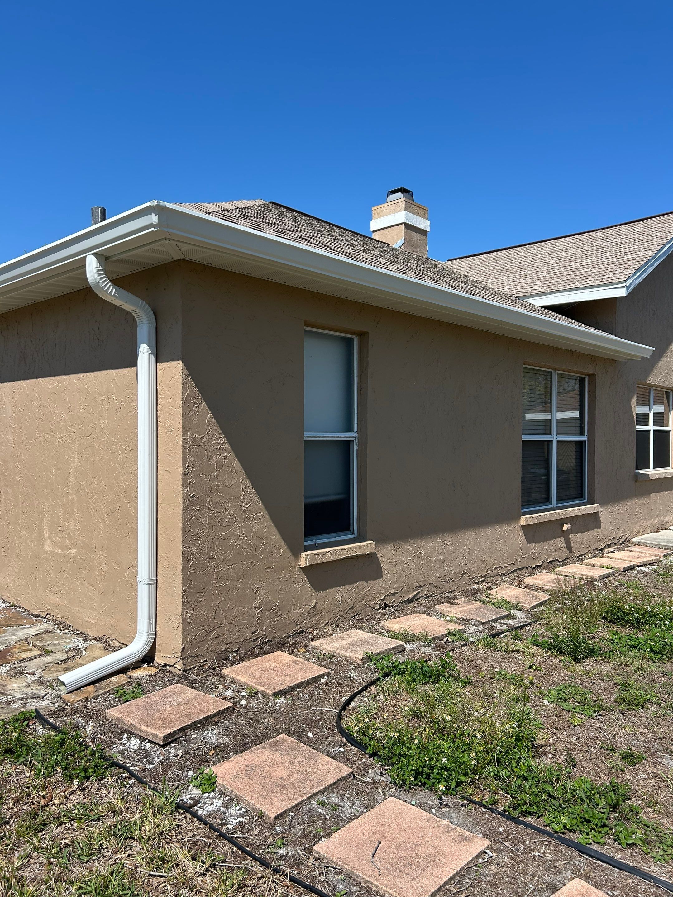 6 Inch Seamless Gutters using K-Style Seamless Gutters in Sarasota FL by Gutter Professors