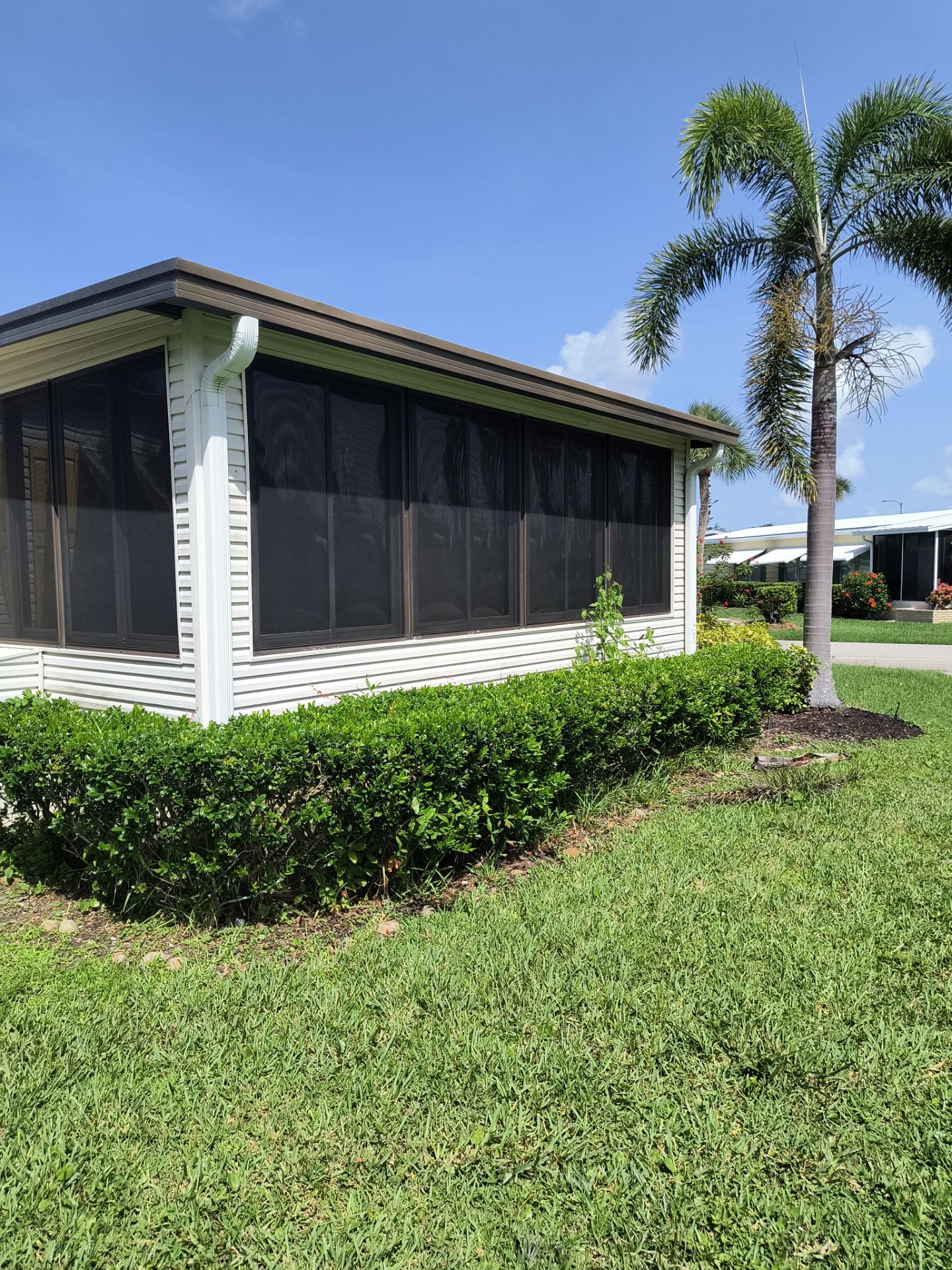 Aluminum Seamless Gutters using gutter cleaning in Sarasota FL by Gutter Professors