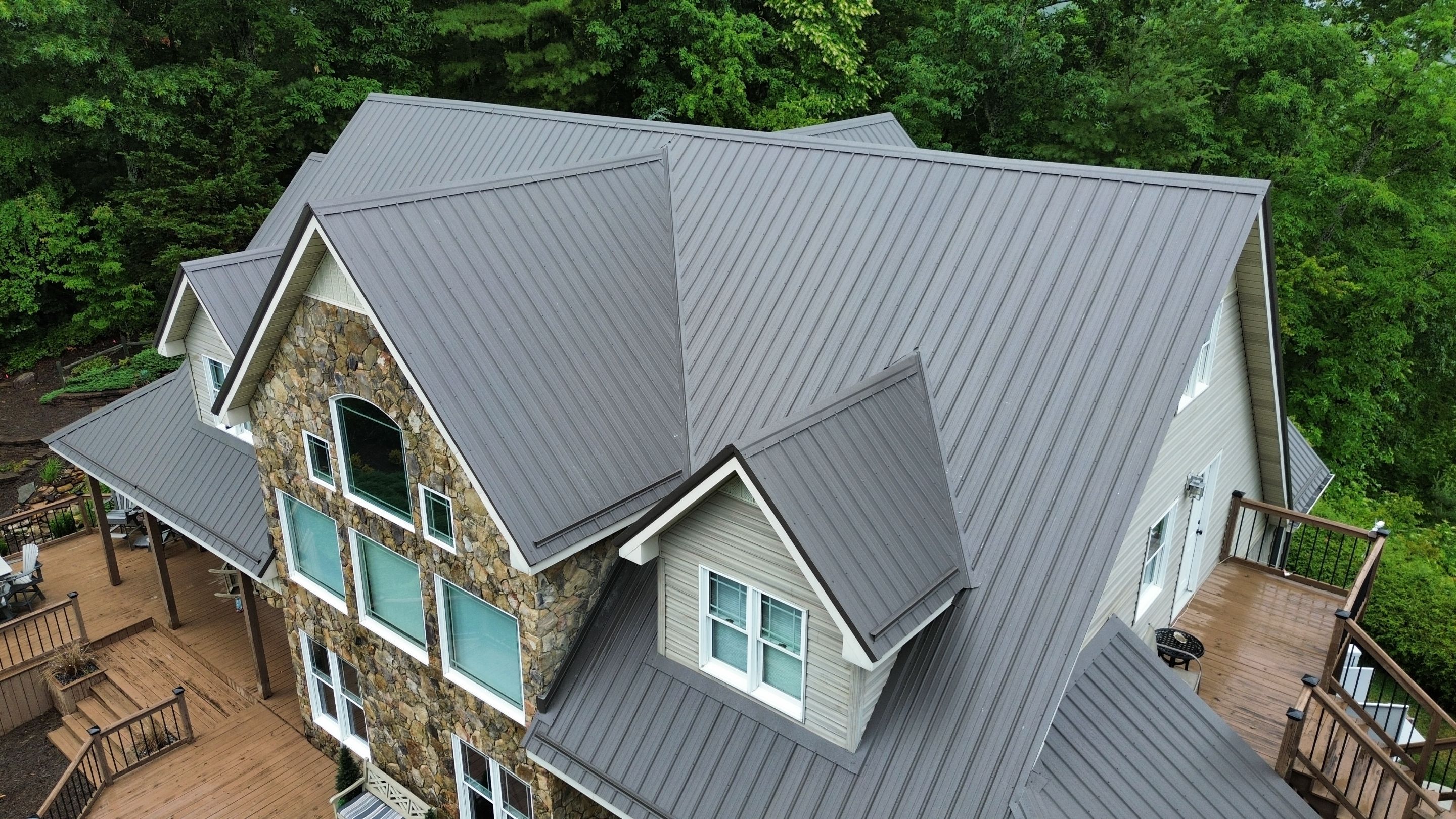 James Residence by Omnia Roofing