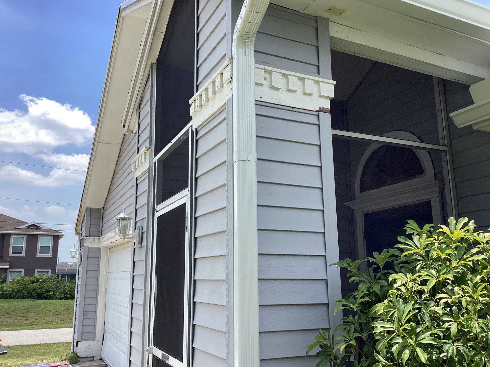 Aluminum Seamless Gutters using Splash Guard in Cape Coral FL by Gutter Professors