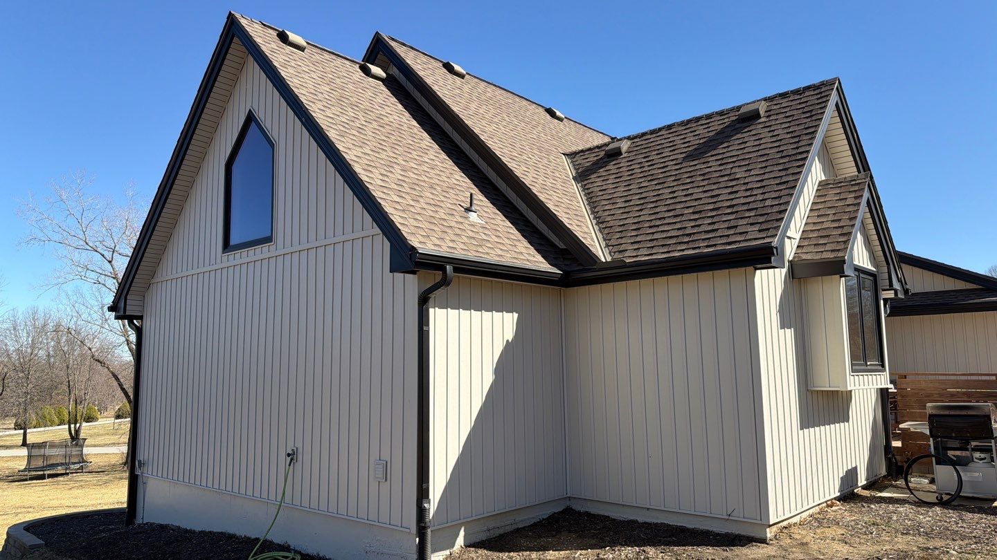 Craneboard Siding and Cedar Renditions Installation in Liberty Mo by EEC Windows, Siding & Roofing