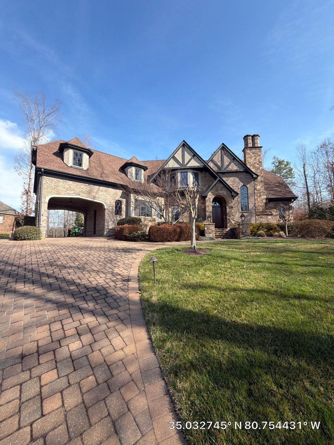 Complete Residential Roof Replacement Featuring Oakridge Architectural Shingles in Weddington