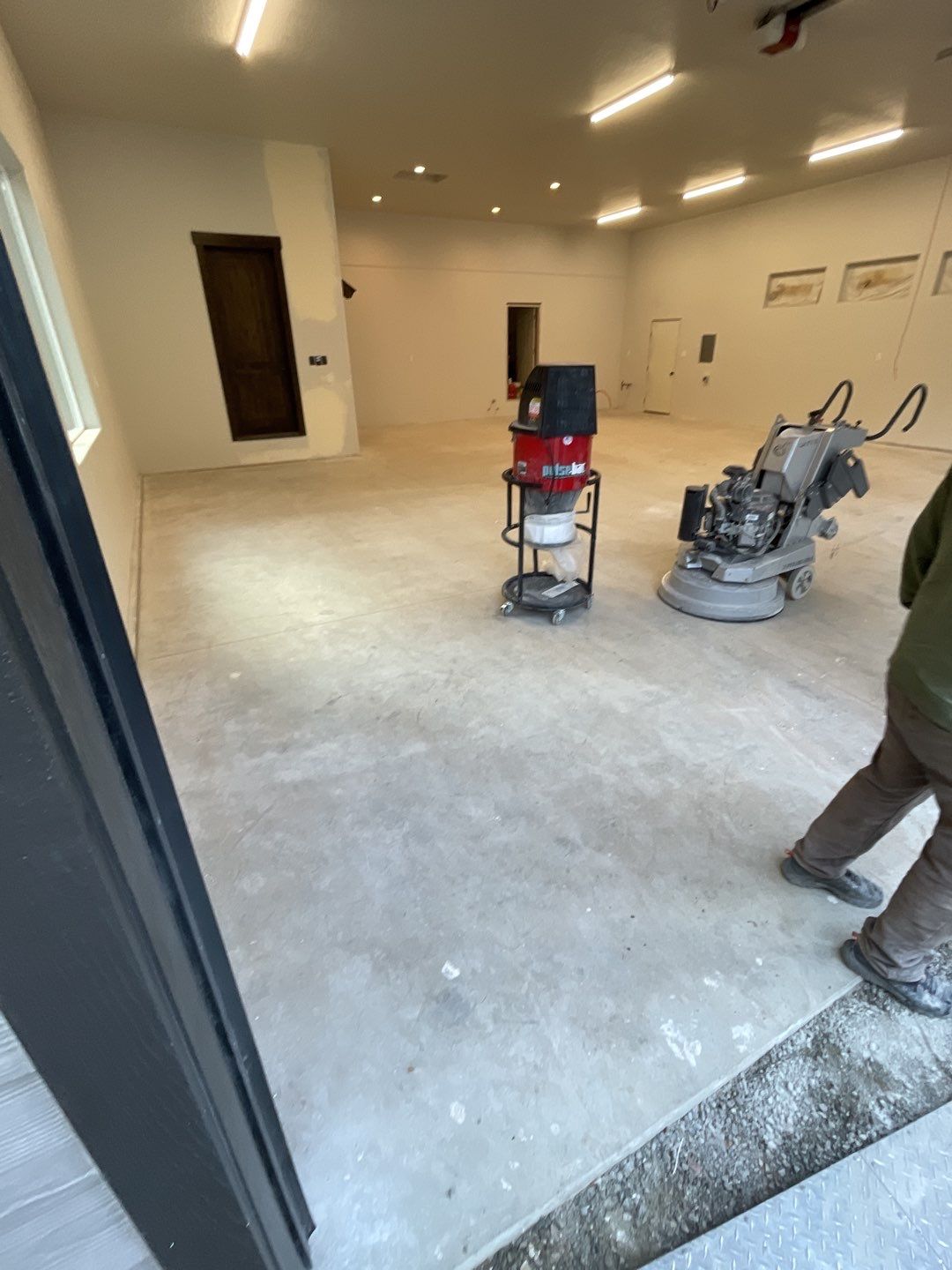 Garage Transformation using Silver Creek and the Penntek Evolution Flooring System by Croc Coatings, LLC