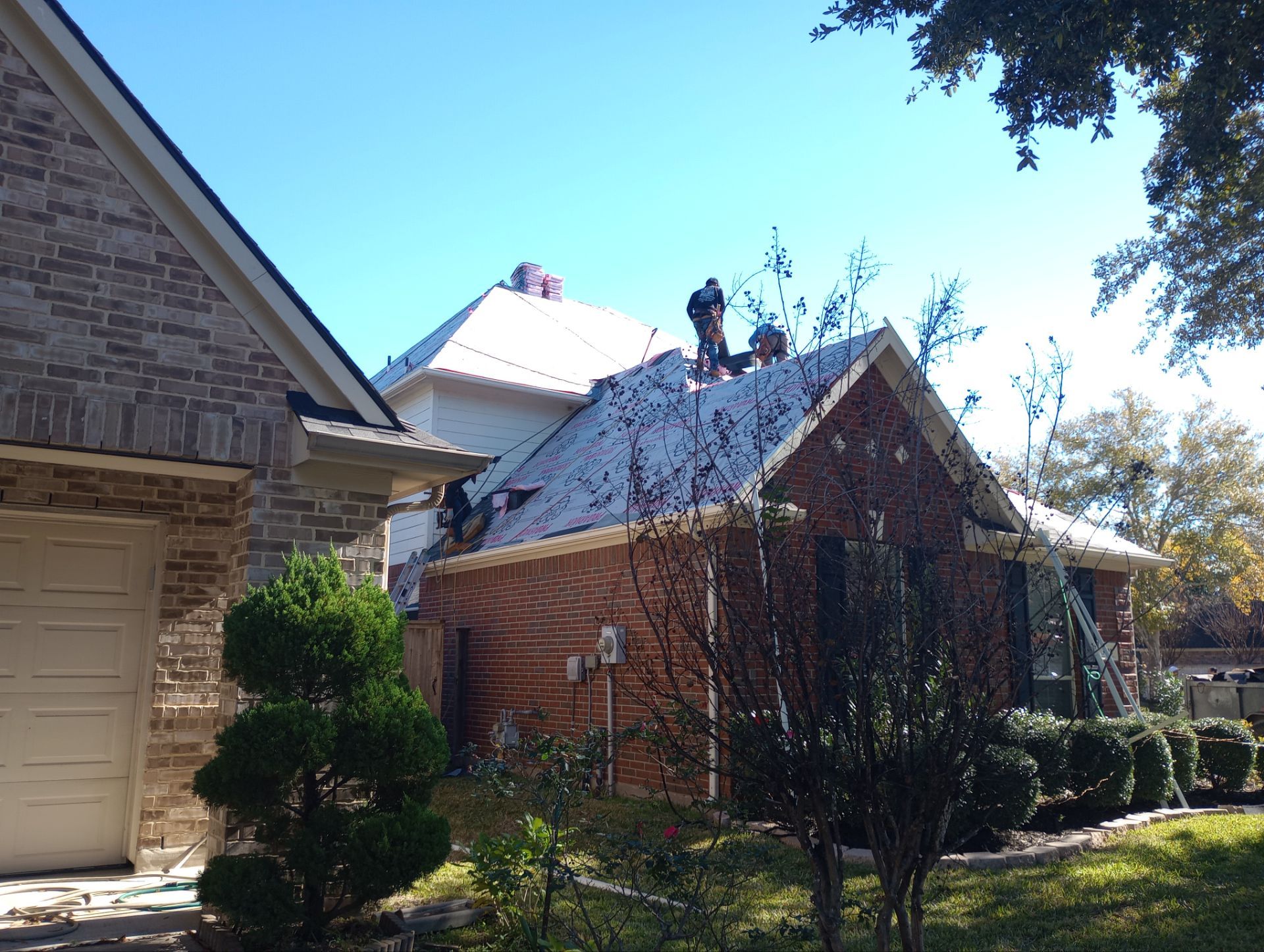 Residential Roofing Installation using Owen's Corning Duration (Lifetime) Shingles by Roof Repair Company
