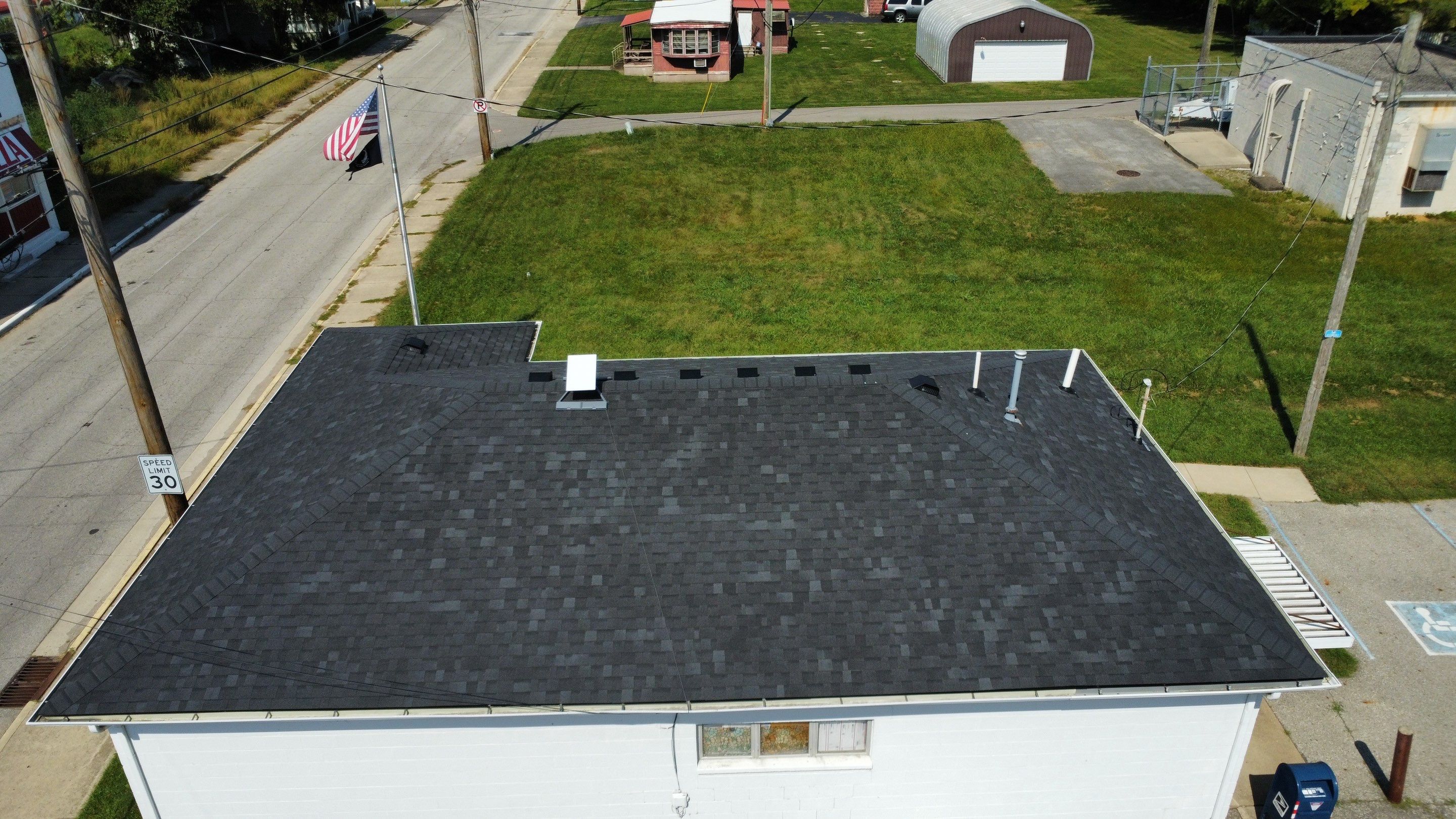Owens Corning Oakridge - Onyx Black by Hoel Roofing & Remodeling