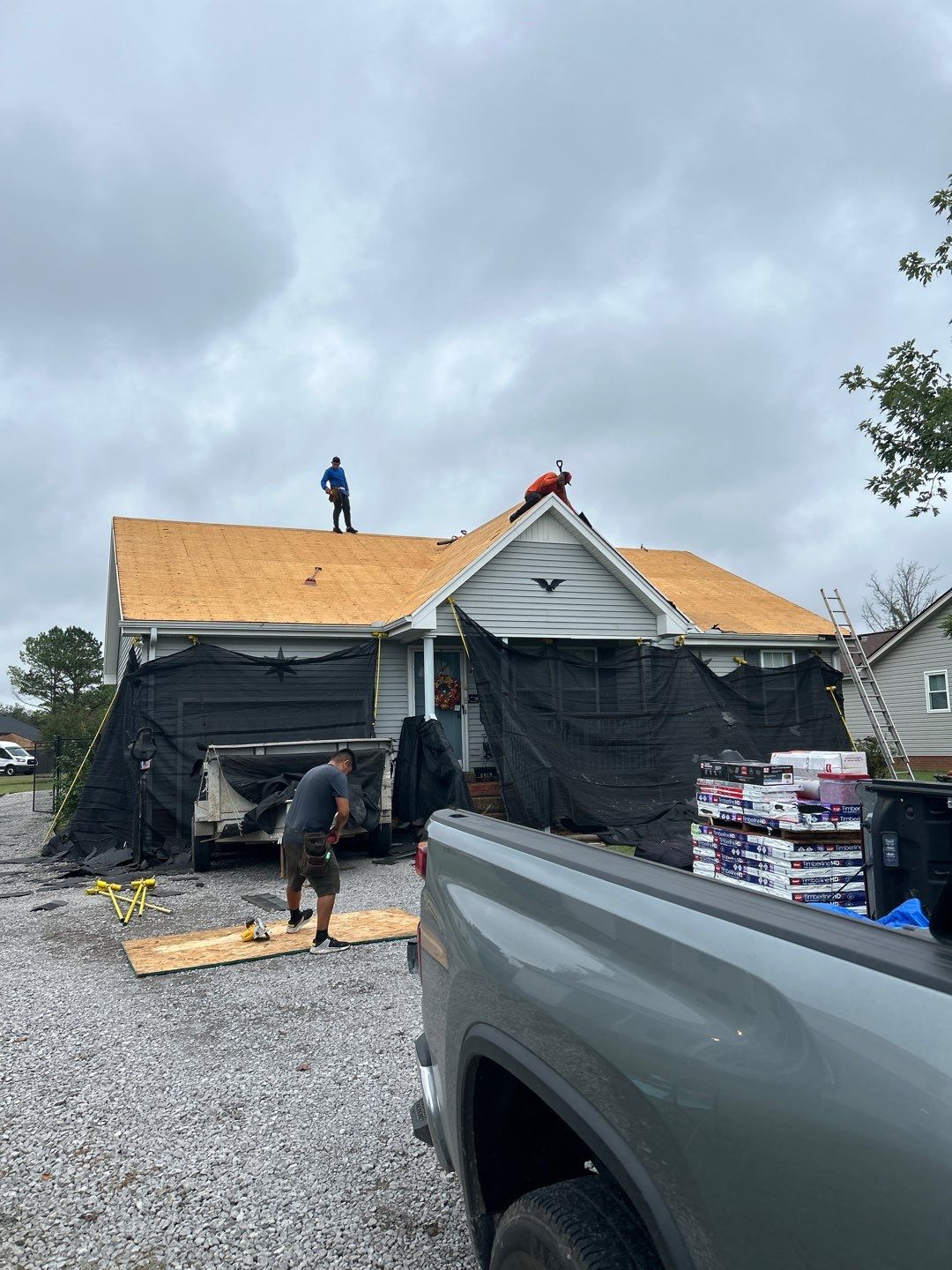 Pewter Gray Dimensional Shingles by Undersun Roofing 