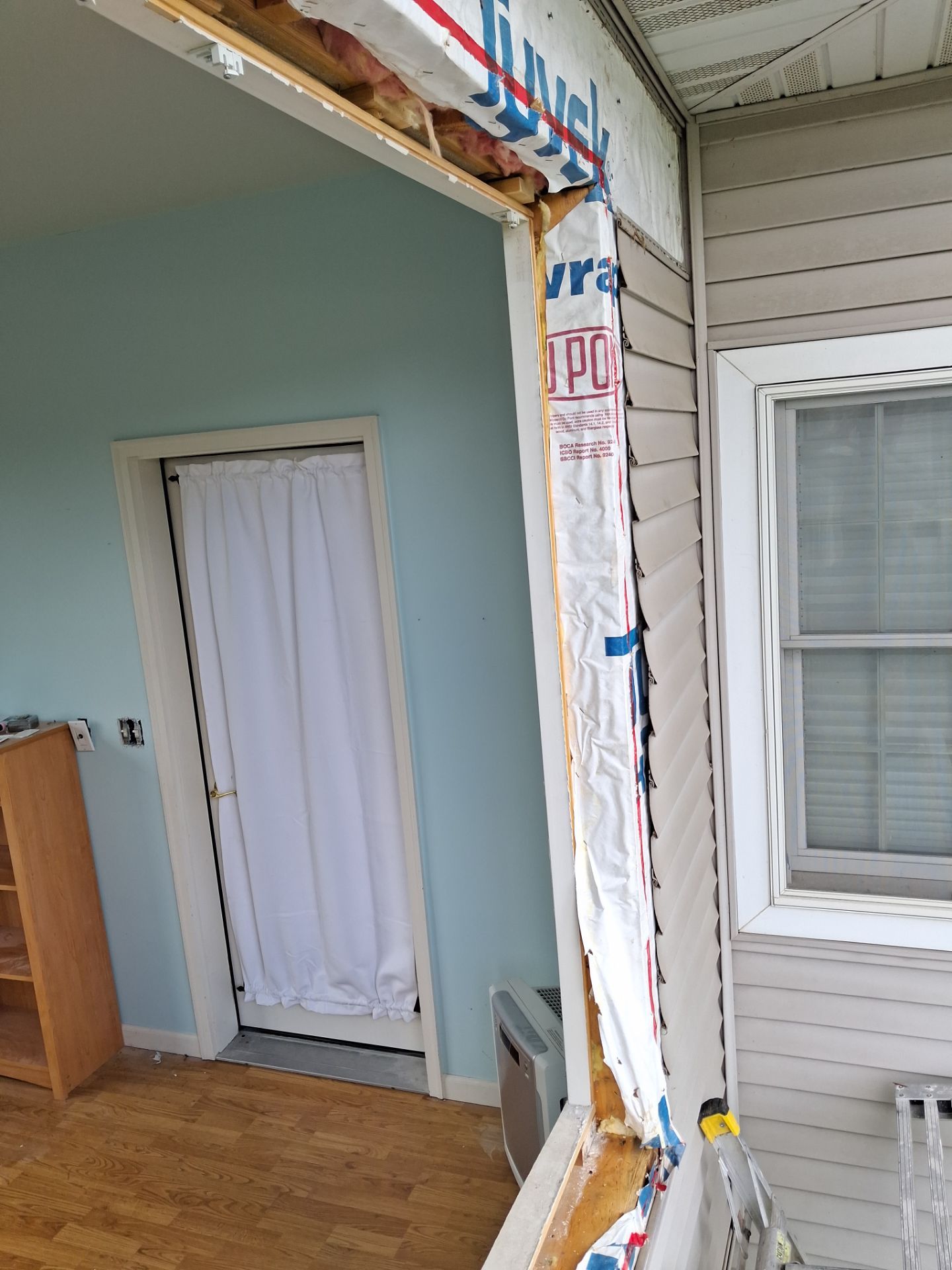 Replacing Old Windows with Hawthorn Vinyl Windows by United Windows and Siding LLC