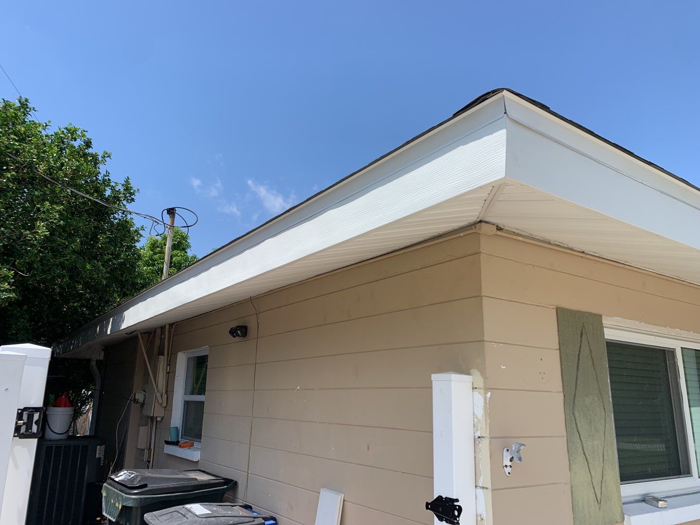 Soffit and Fascia Replacement in Fort Myers FL by Gutter Professors