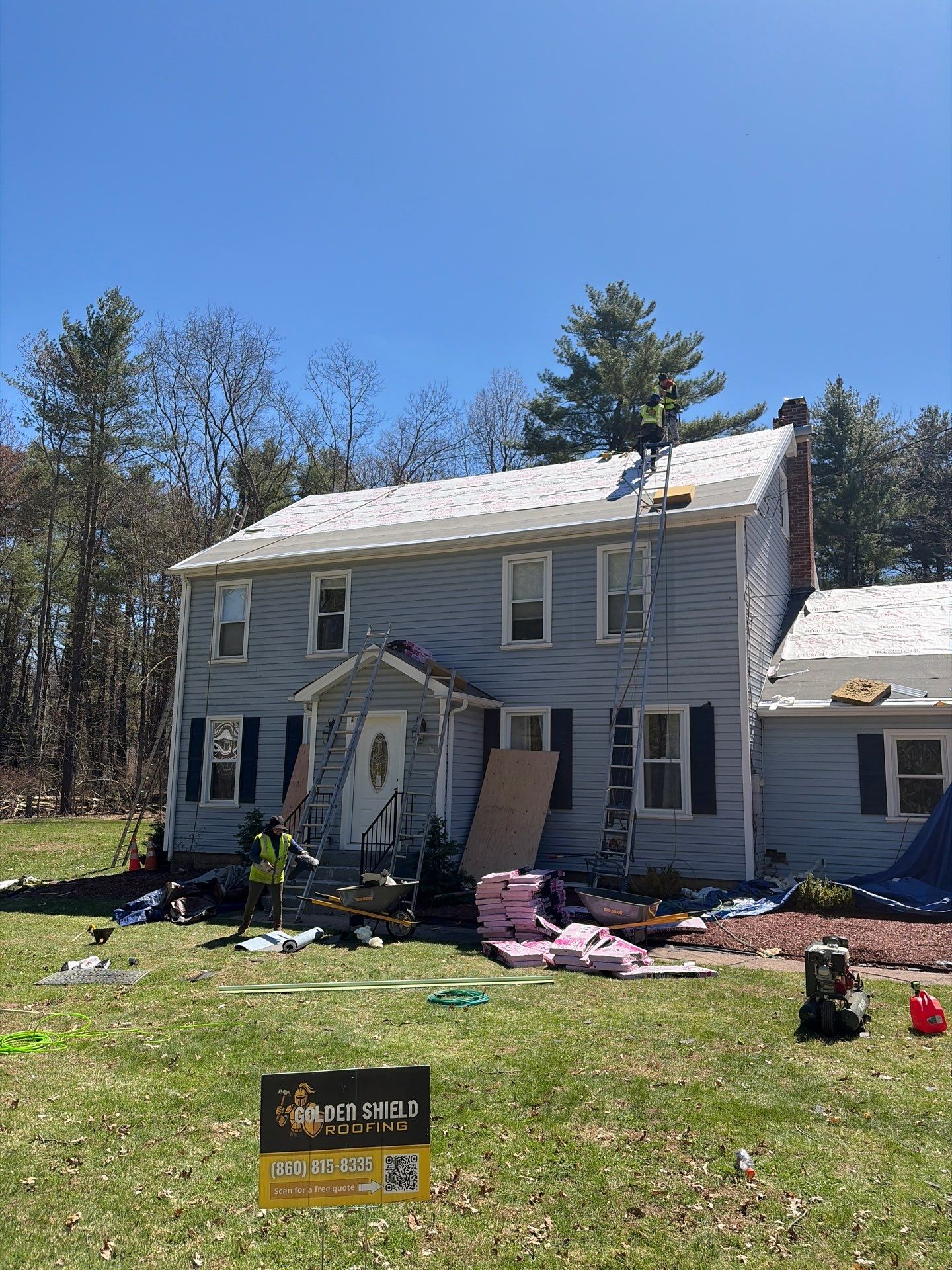 Owens Corning Duration: Onyx Black in Avon, Connecticut by Golden Shield Roofing