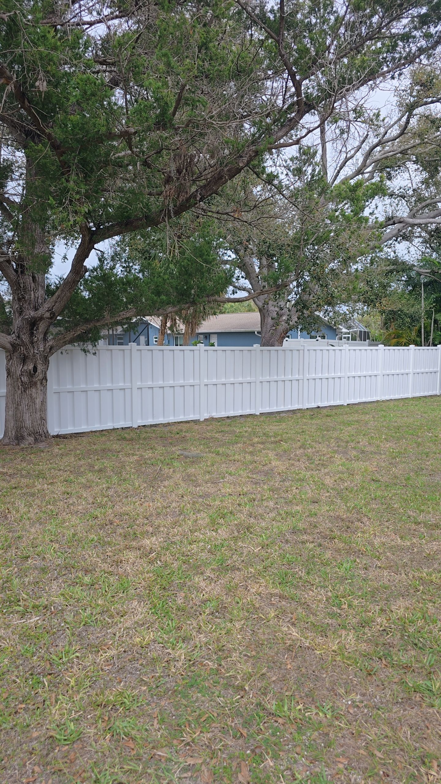 Vinyl Shadowbox Installation in Venice by True Fence LLC