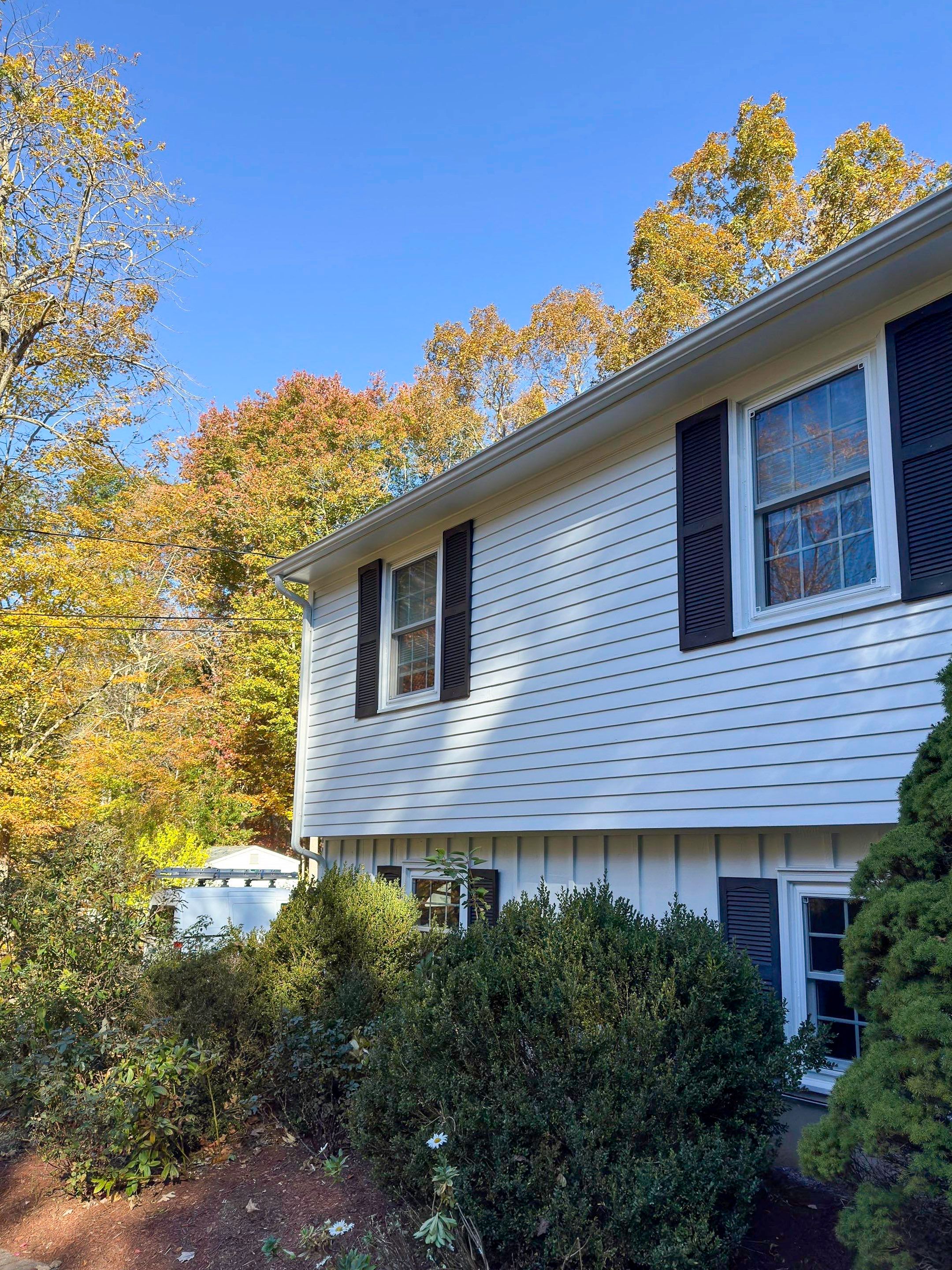 Exterior Painting using Benjamin Moore Aura Exterior by Trendy Walls Inc.